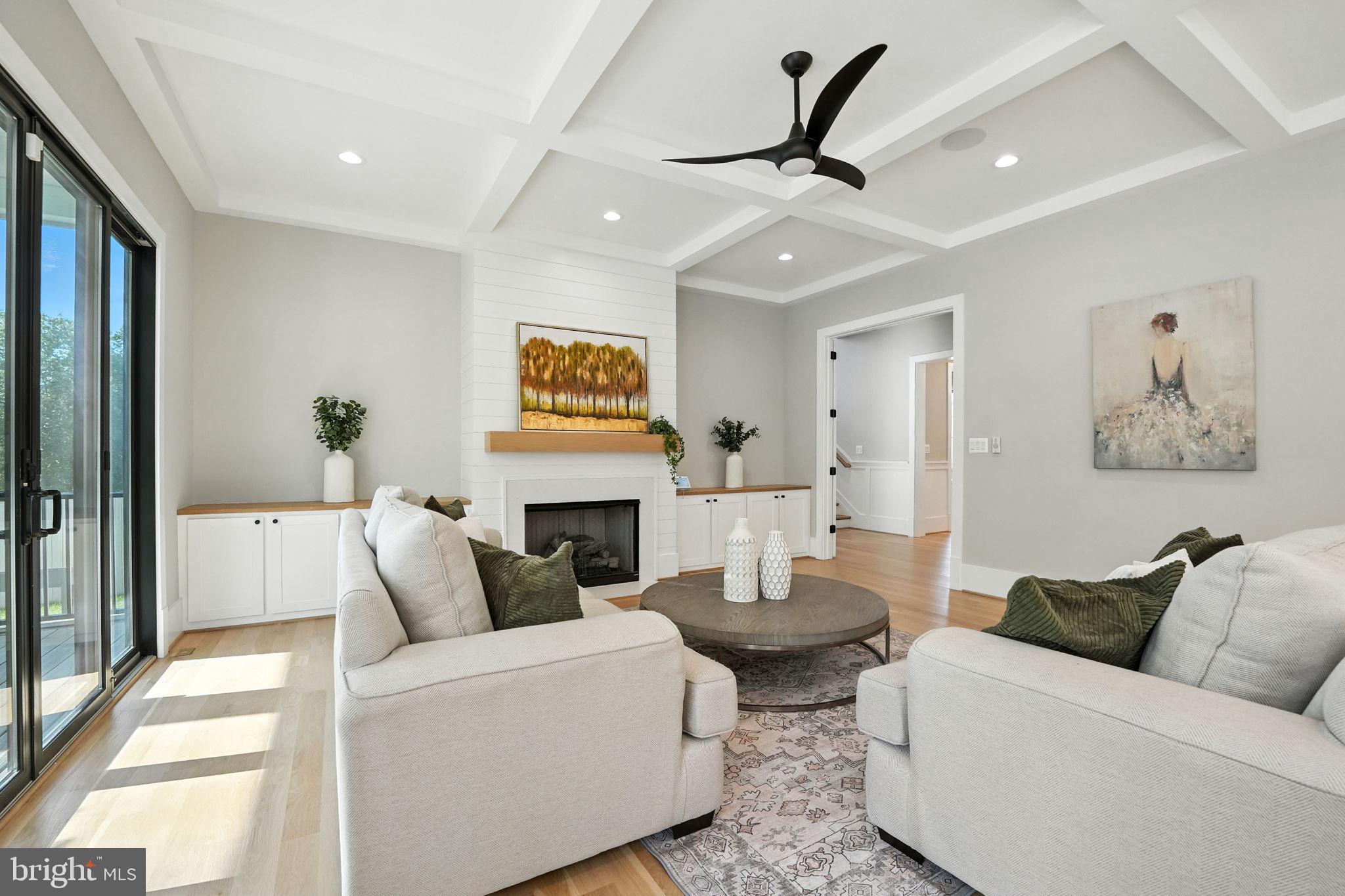 BROYHILL GLEN GARY PARK - Residential