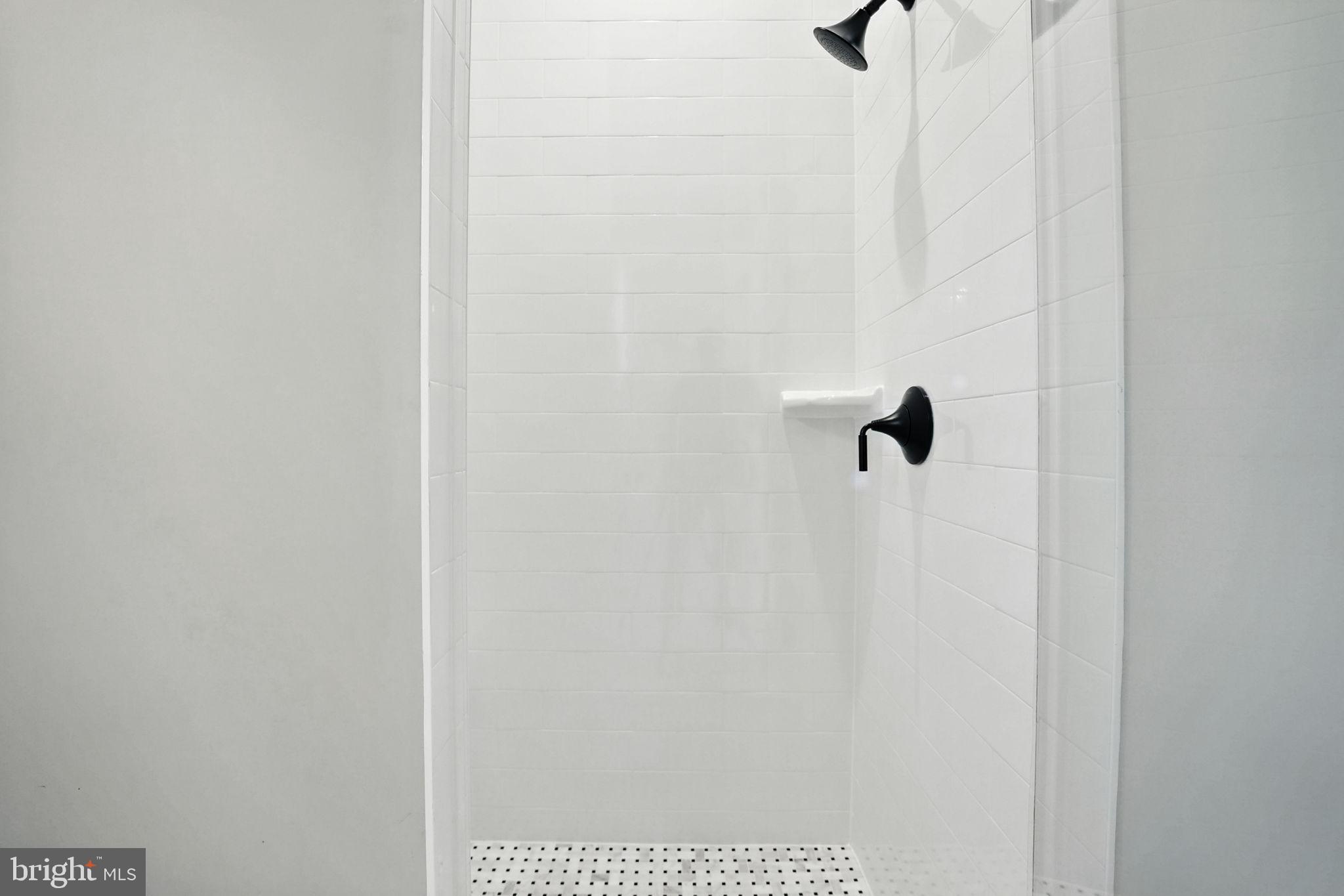 BROYHILL GLEN GARY PARK - Residential