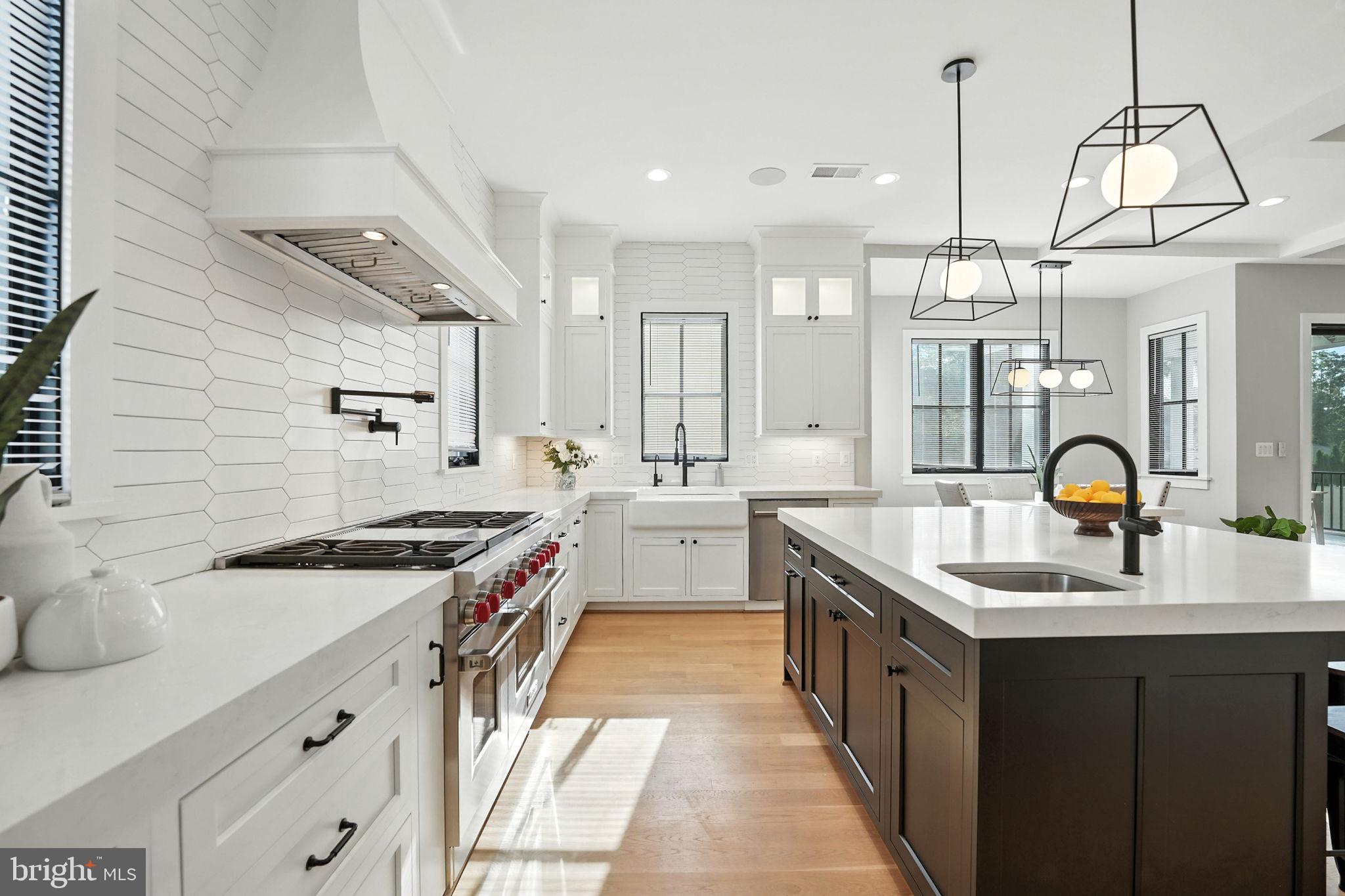 BROYHILL GLEN GARY PARK - Residential