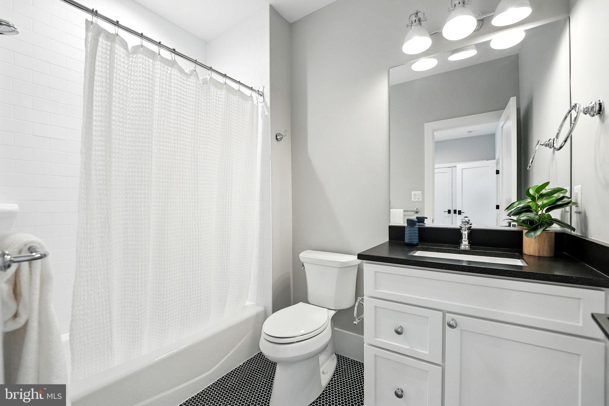 BROYHILL GLEN GARY PARK - Residential