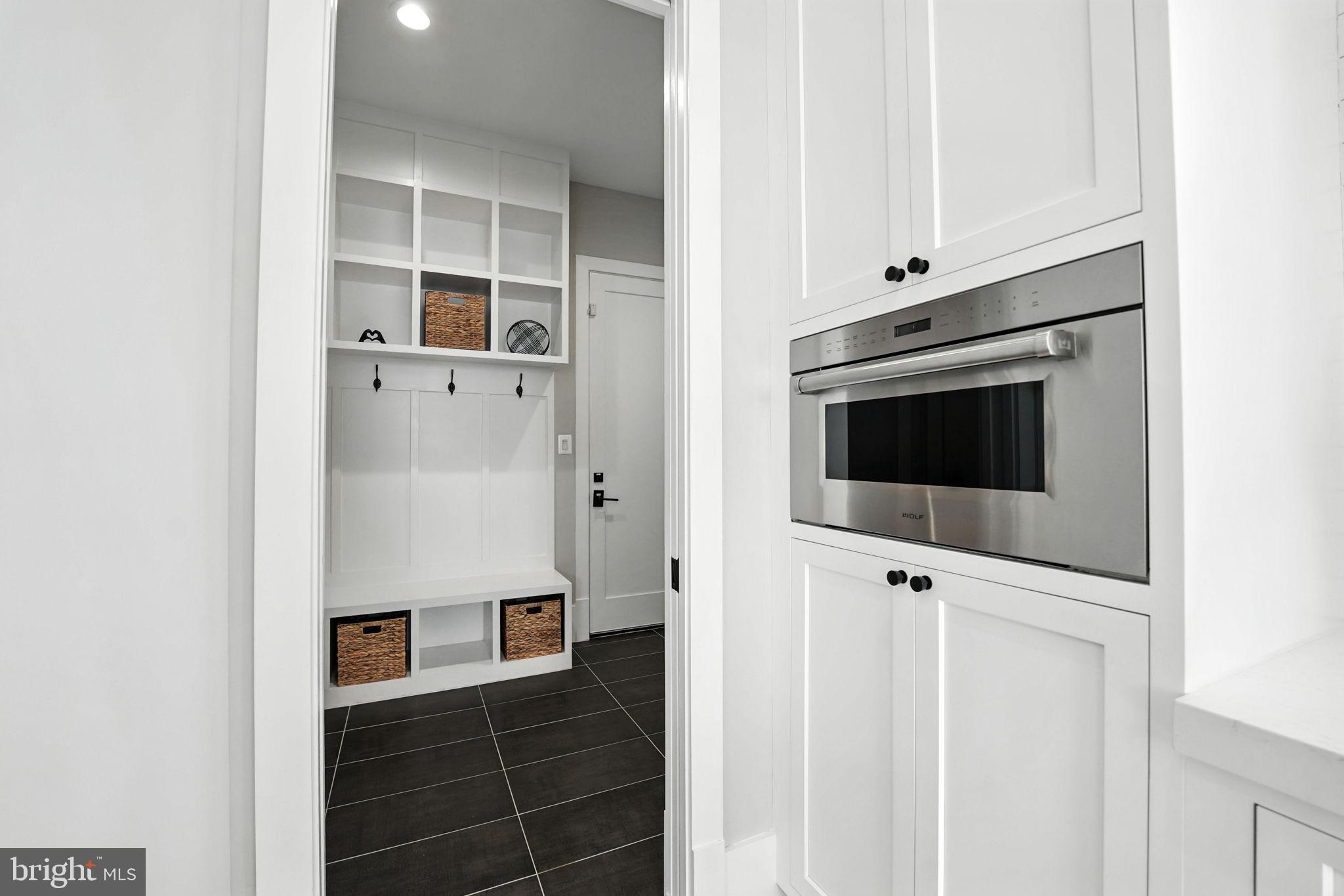 BROYHILL GLEN GARY PARK - Residential