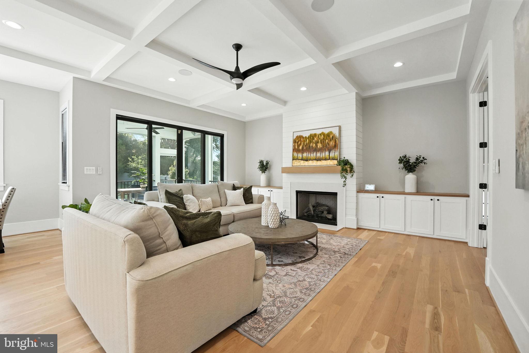 BROYHILL GLEN GARY PARK - Residential