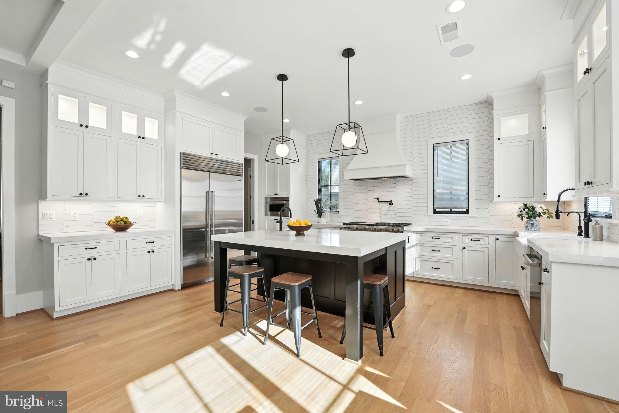 BROYHILL GLEN GARY PARK - Residential