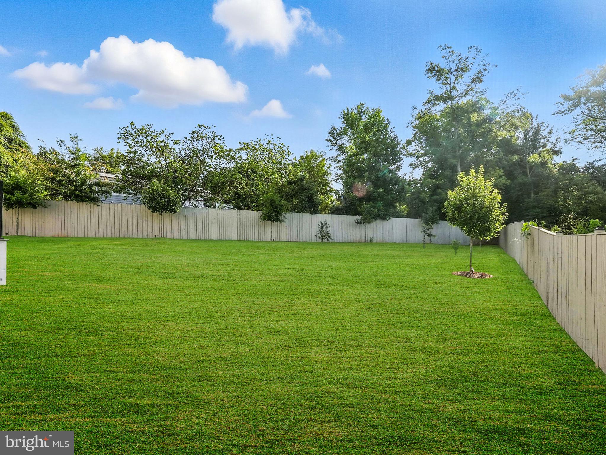 BROYHILL GLEN GARY PARK - Residential