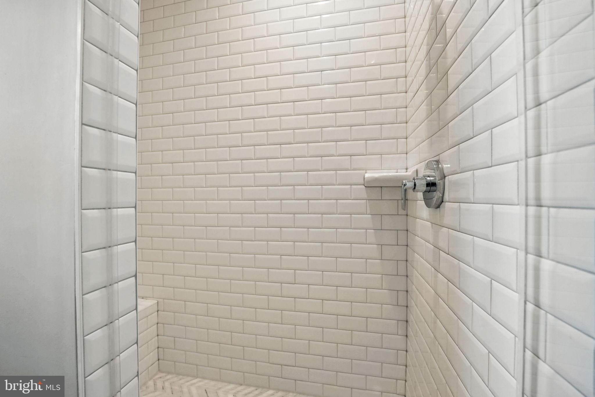 BROYHILL GLEN GARY PARK - Residential