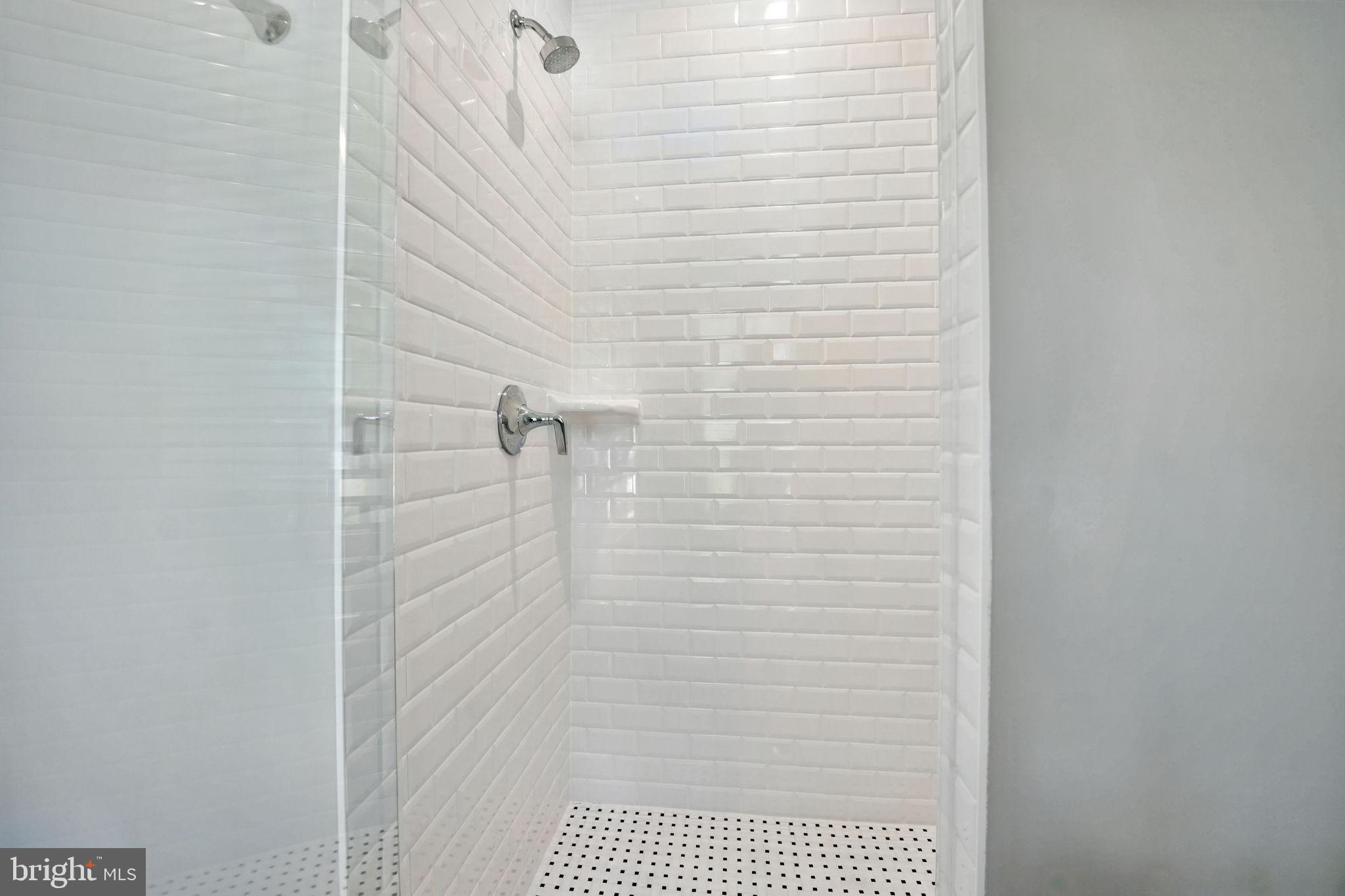 BROYHILL GLEN GARY PARK - Residential