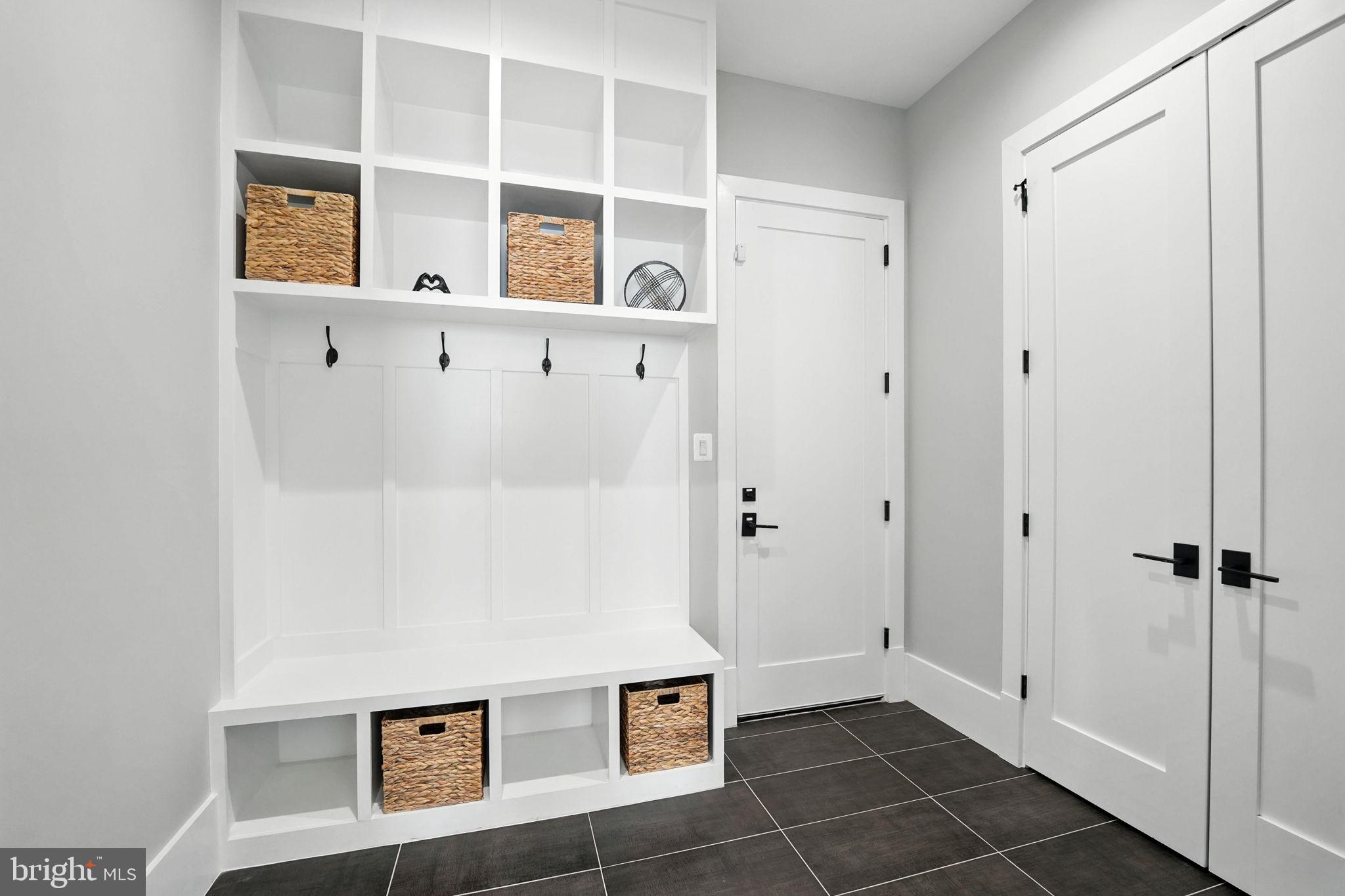 BROYHILL GLEN GARY PARK - Residential