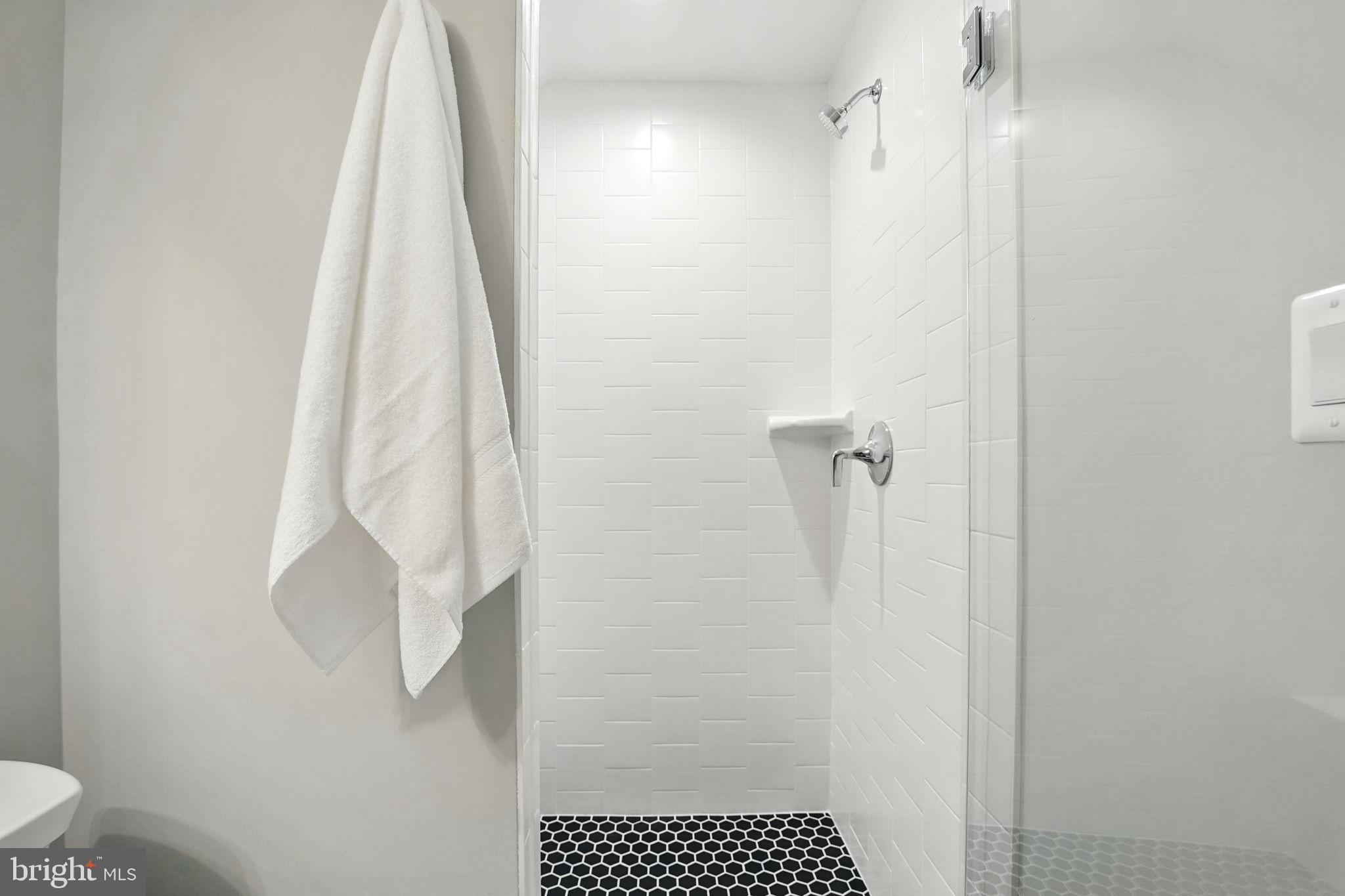 BROYHILL GLEN GARY PARK - Residential