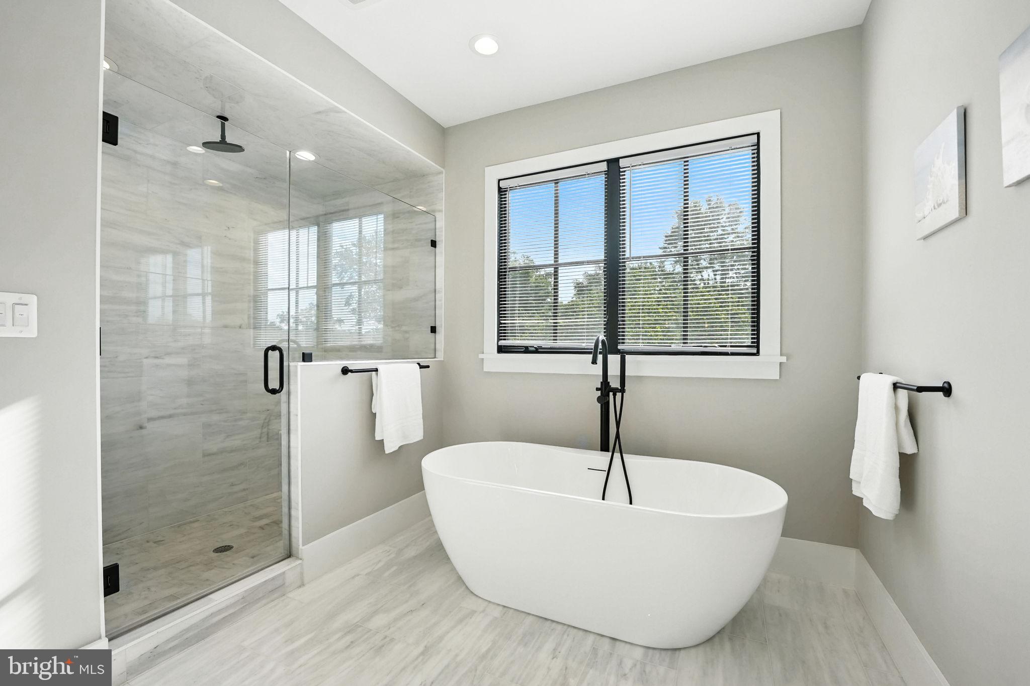 BROYHILL GLEN GARY PARK - Residential