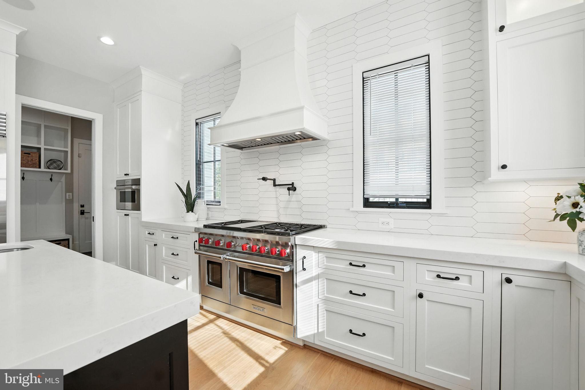 BROYHILL GLEN GARY PARK - Residential