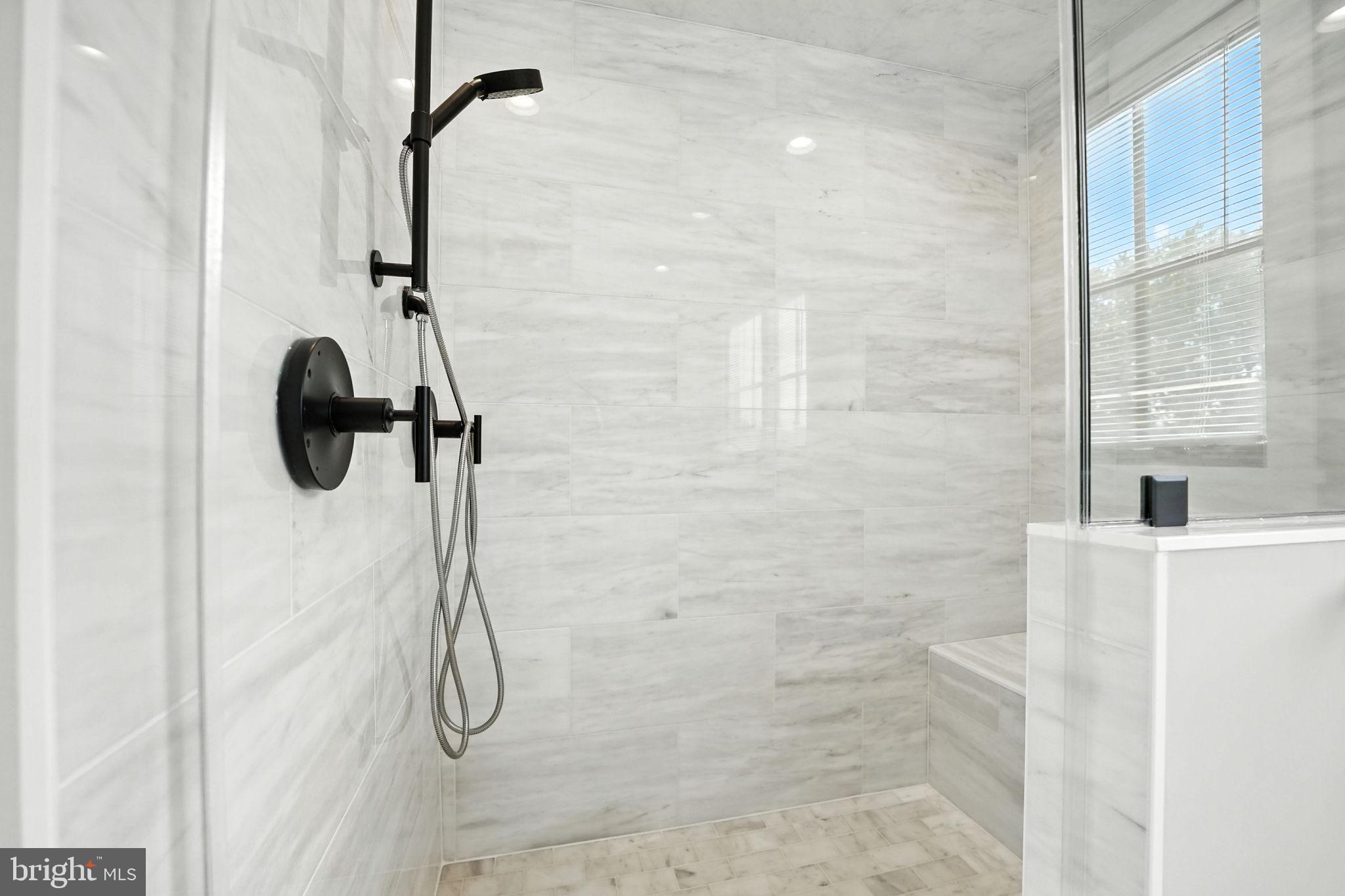 BROYHILL GLEN GARY PARK - Residential