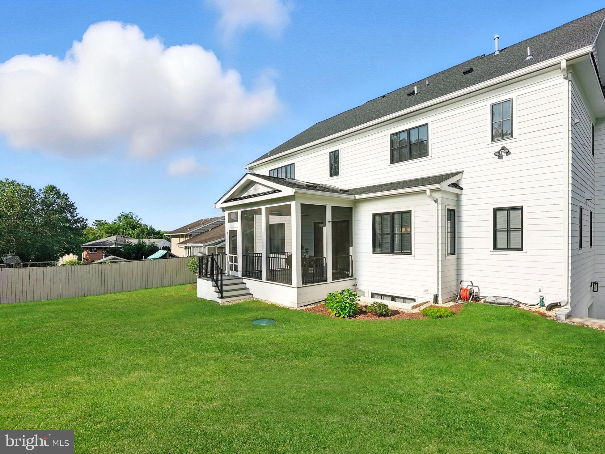 BROYHILL GLEN GARY PARK - Residential