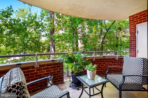 Condo For Sale - 5802 Nicholson Lane #2-202<br/> ROCKVILLE, MD 20852