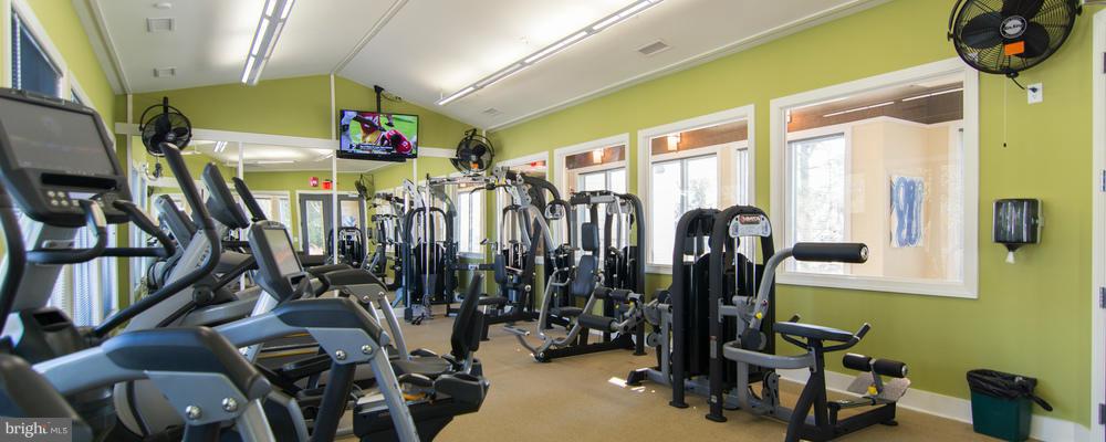 CREEKSIDE VILLAGE - Residential