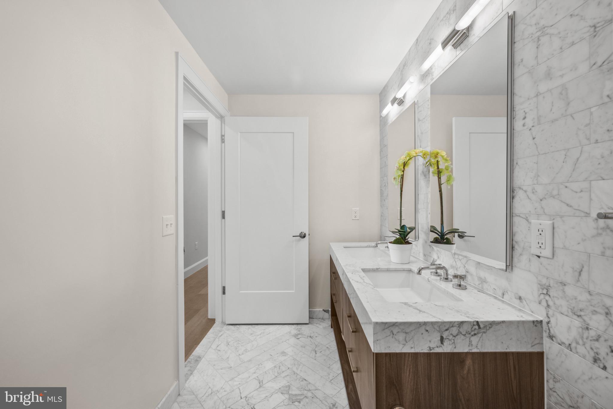 HARBOR EAST - Residential