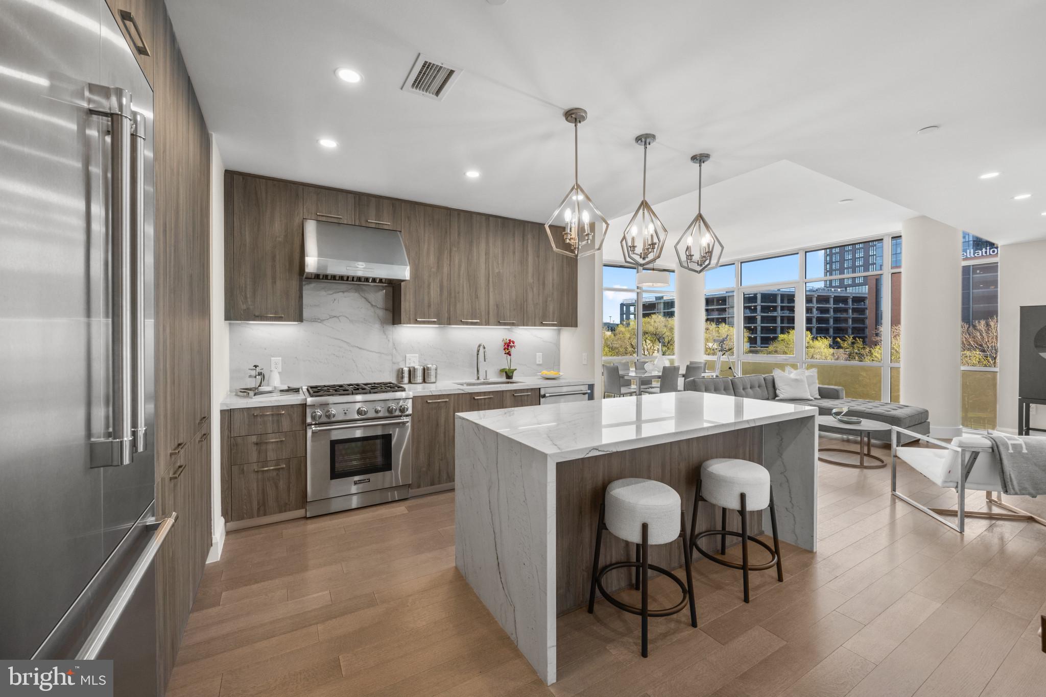 HARBOR EAST - Residential