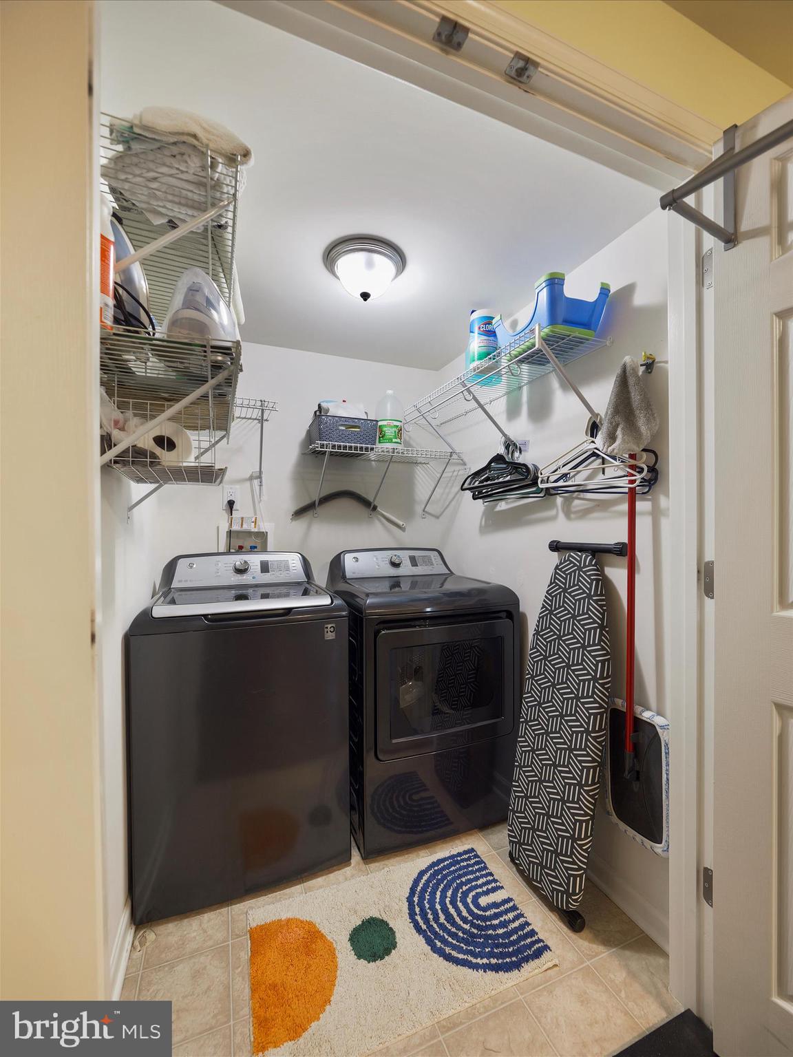 LAKELAND PLACE - Residential