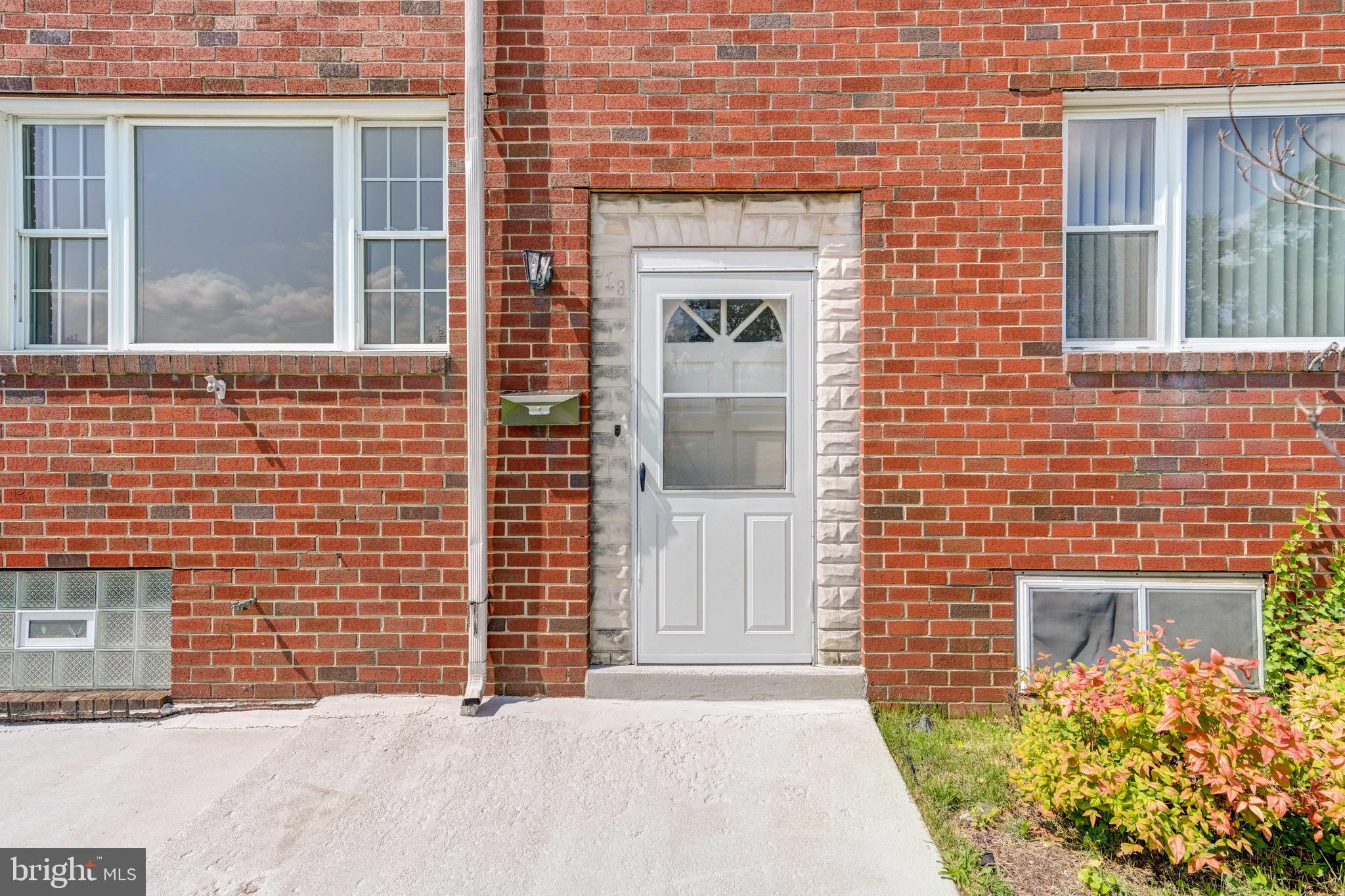 913 REGINA DRIVE