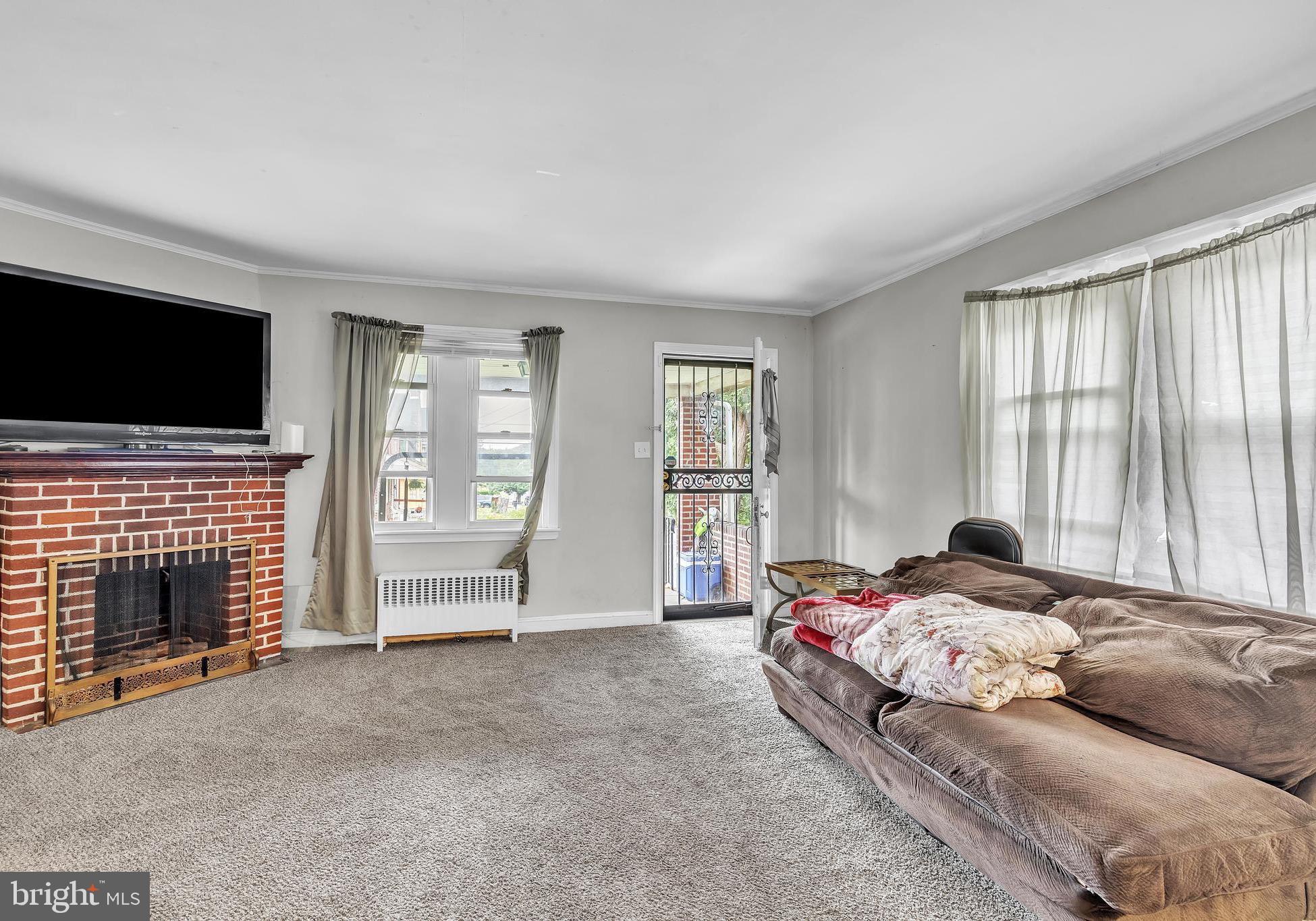 438 HOLLY ROAD