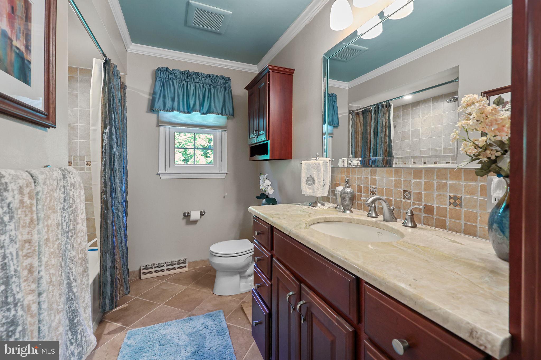 QUEENS GRANT - Residential