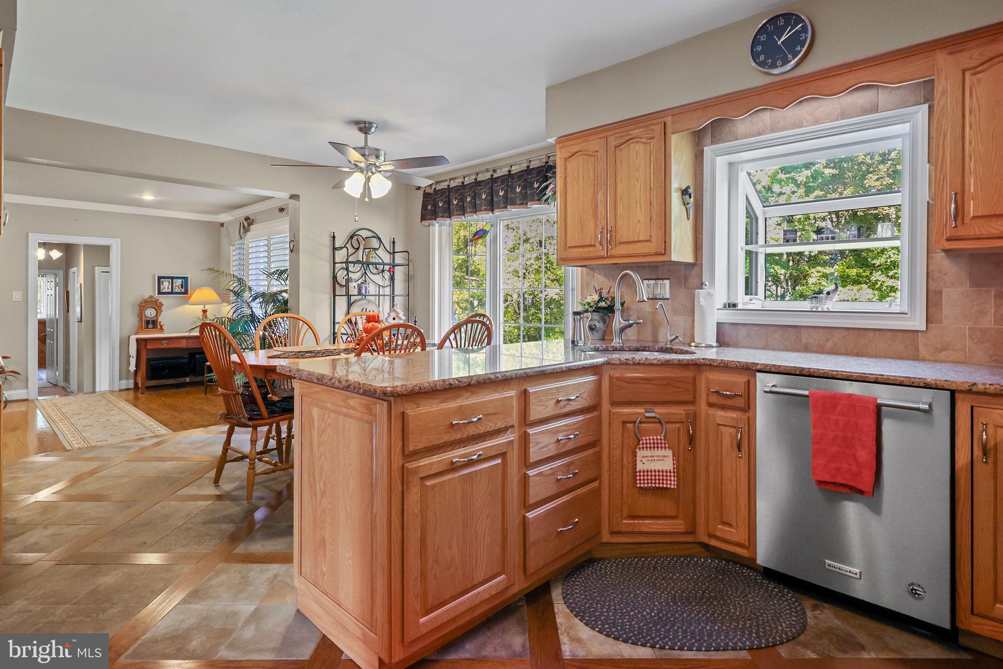 QUEENS GRANT - Residential