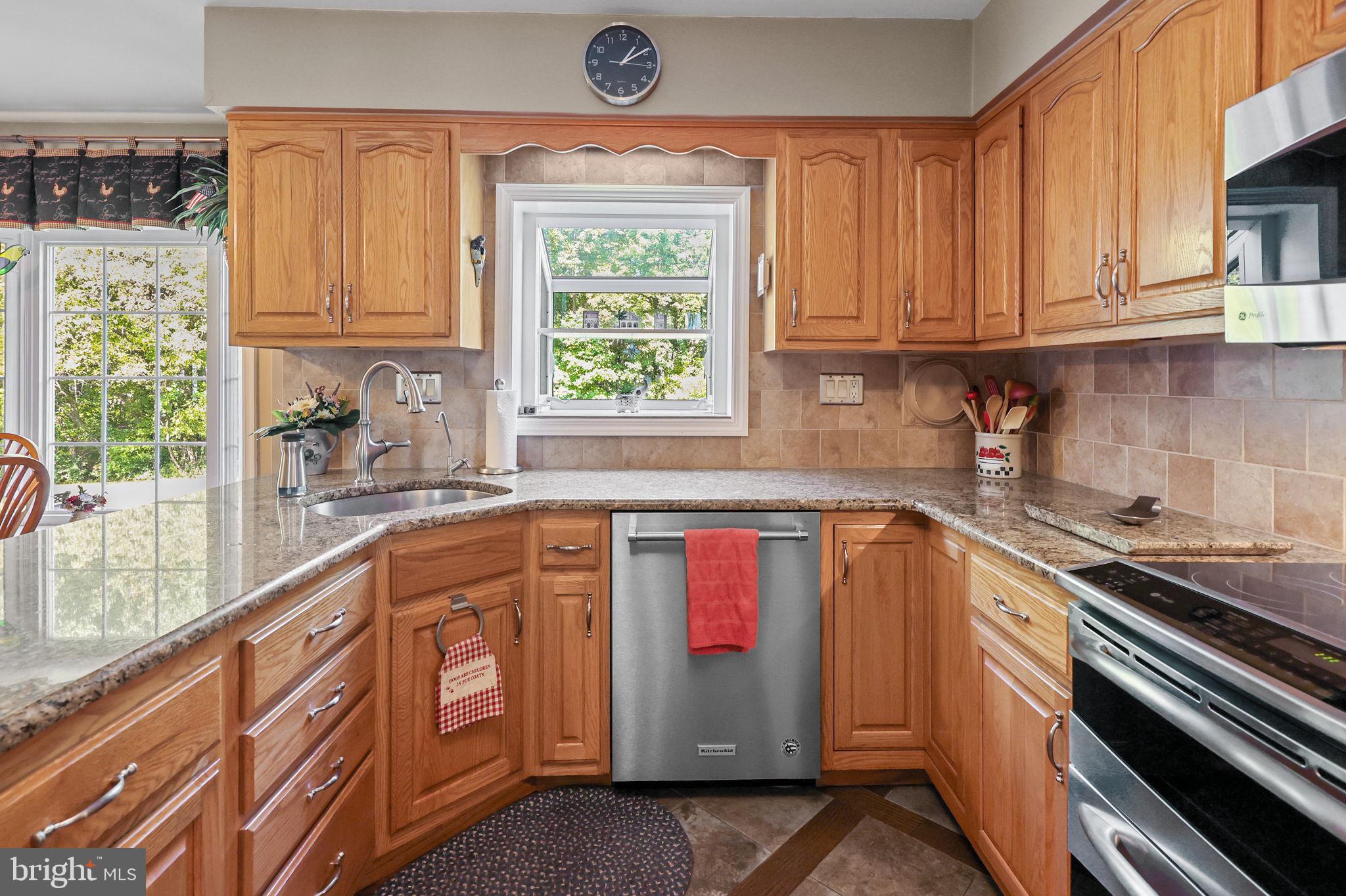 QUEENS GRANT - Residential