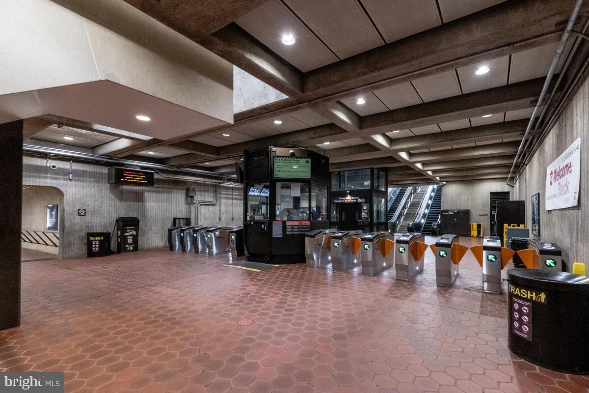 WESTSIDE AT SHADY GROVE - Residential