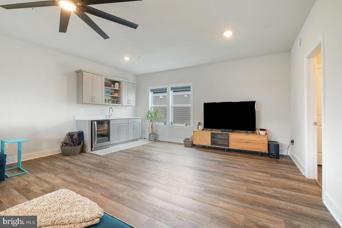 WESTSIDE AT SHADY GROVE - Residential