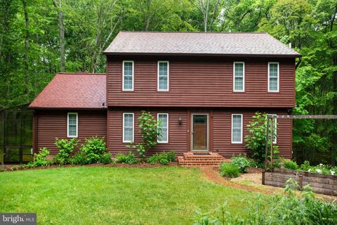 Photo of 7231 Kings Arm Drive, MANASSAS, VA 20112 (MLS # VAPW2119570)