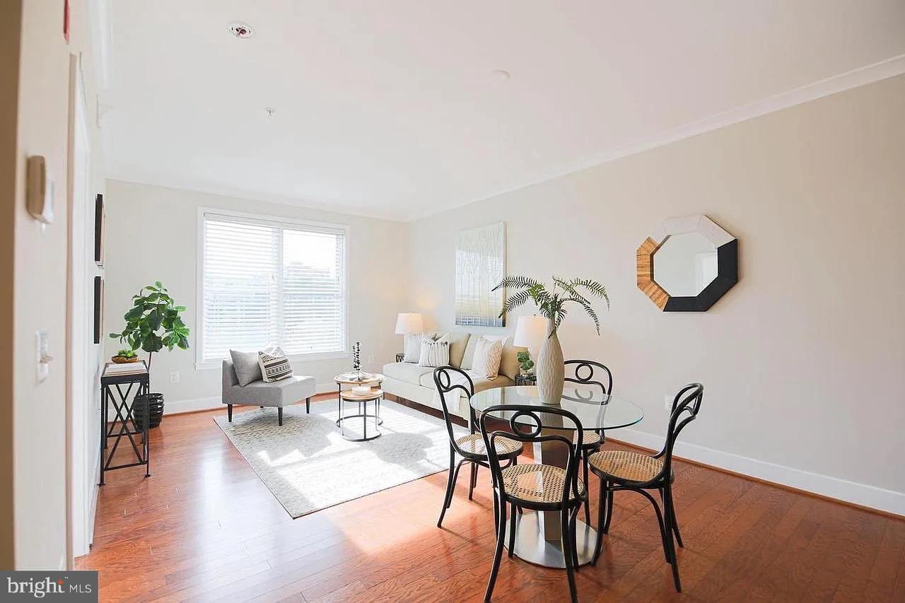 OLD TOWN COMMONS - Residential Lease