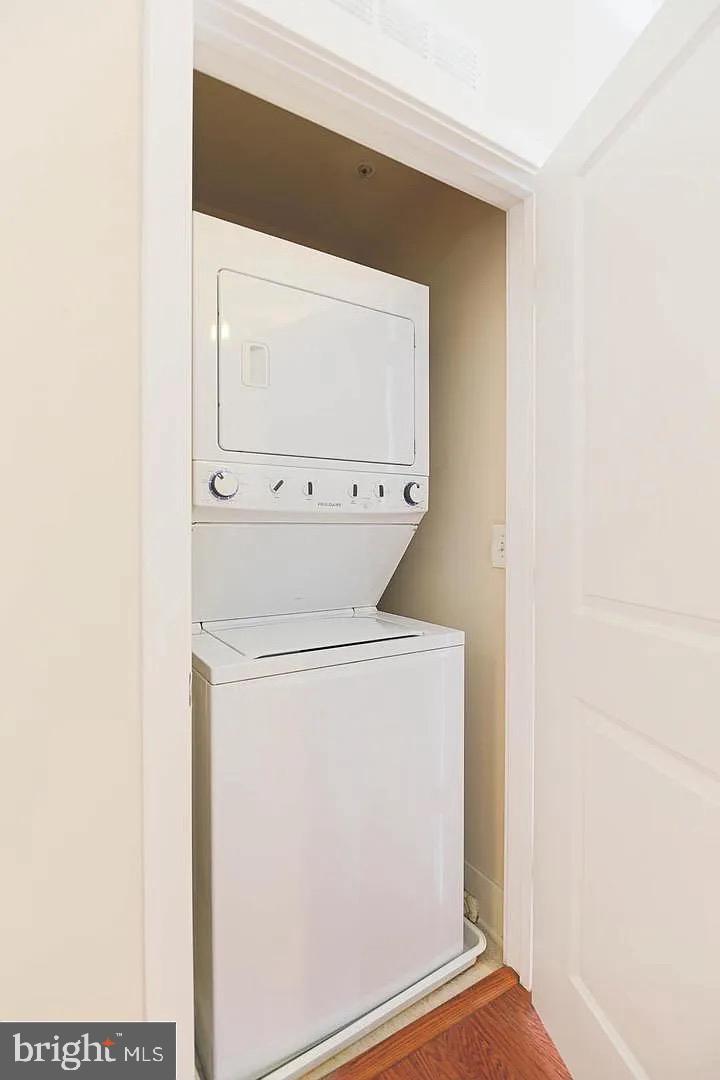 OLD TOWN COMMONS - Residential Lease