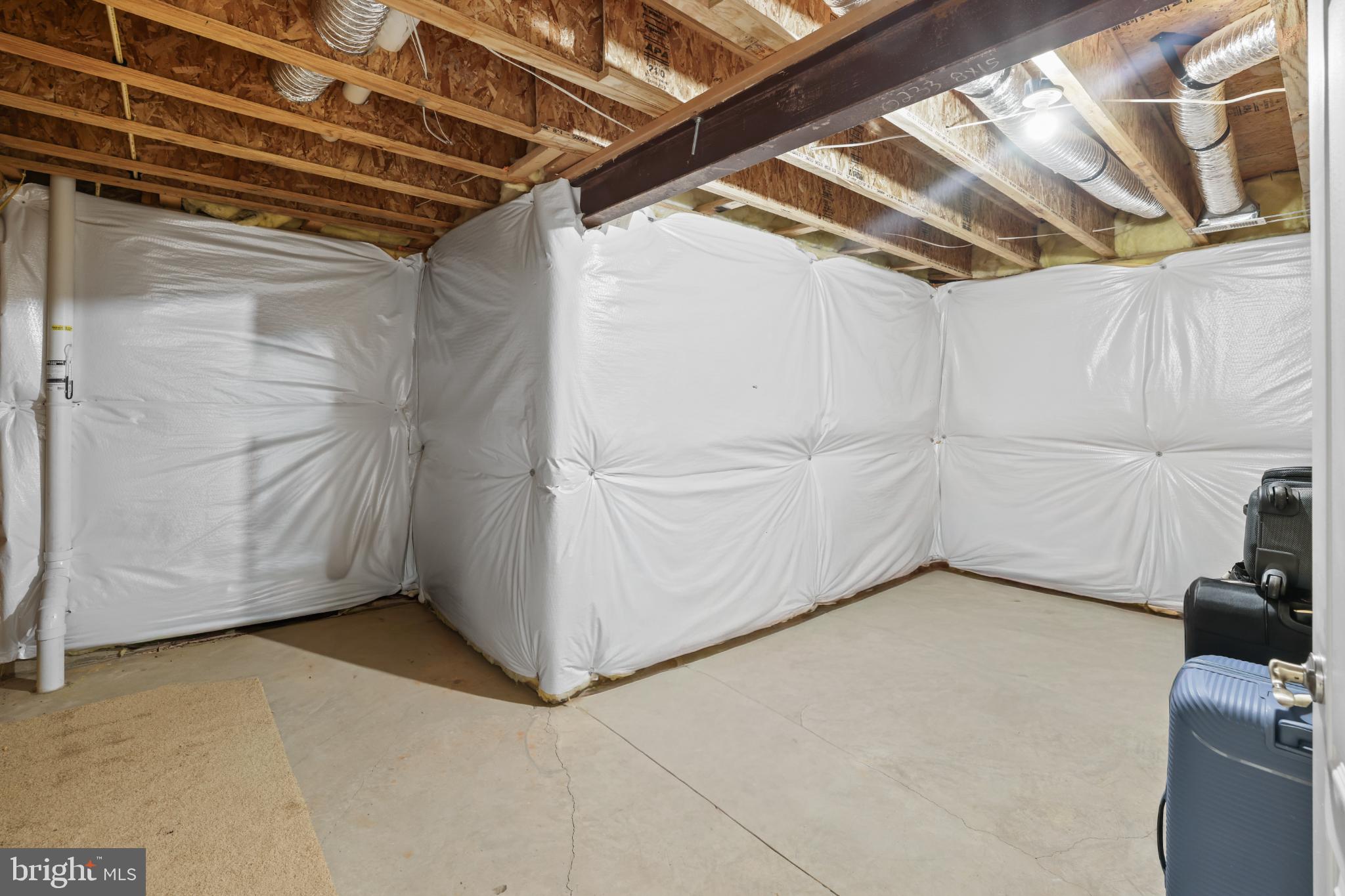 VILLAGE GREEN - Residential