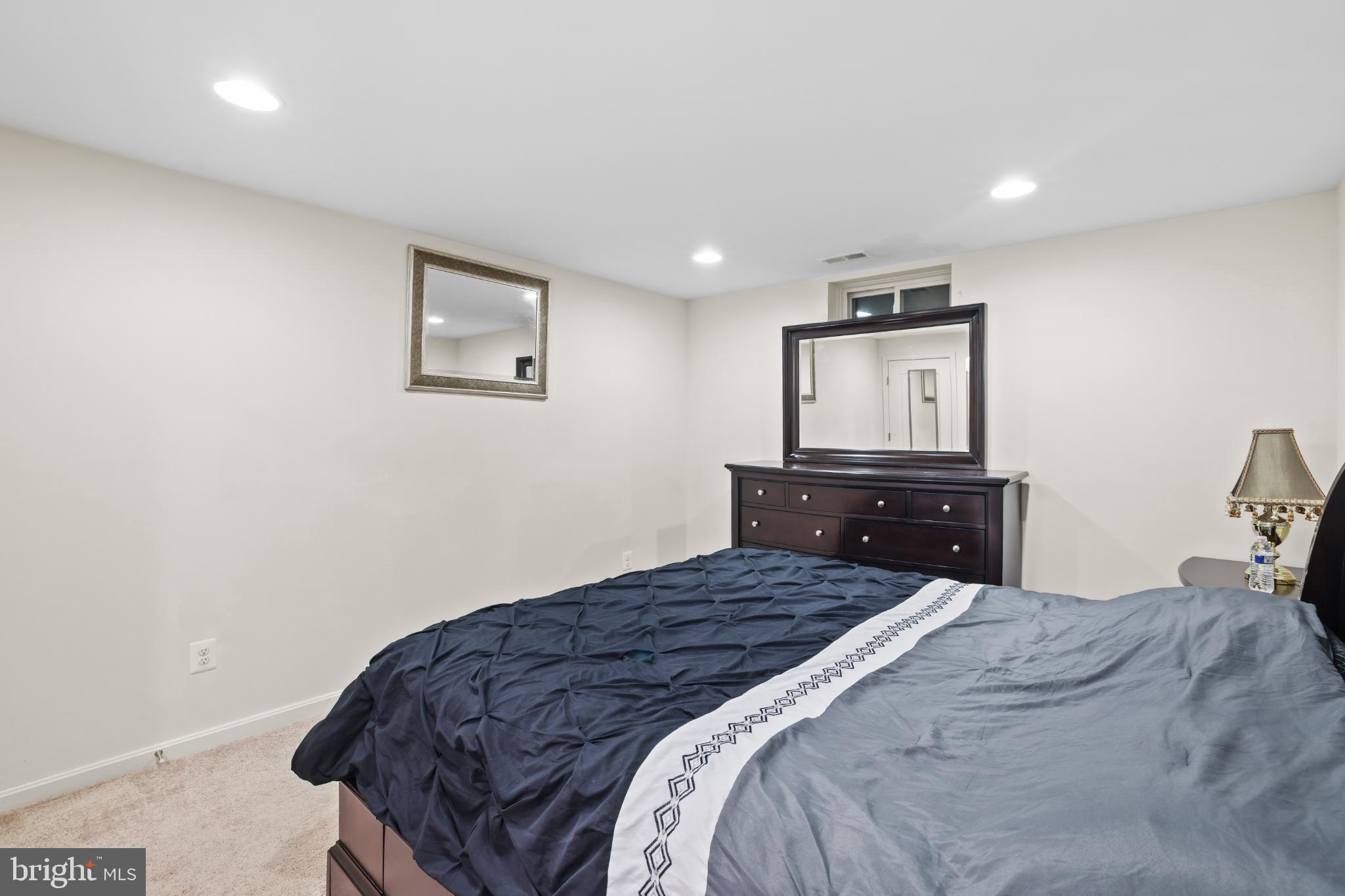 VILLAGE GREEN - Residential