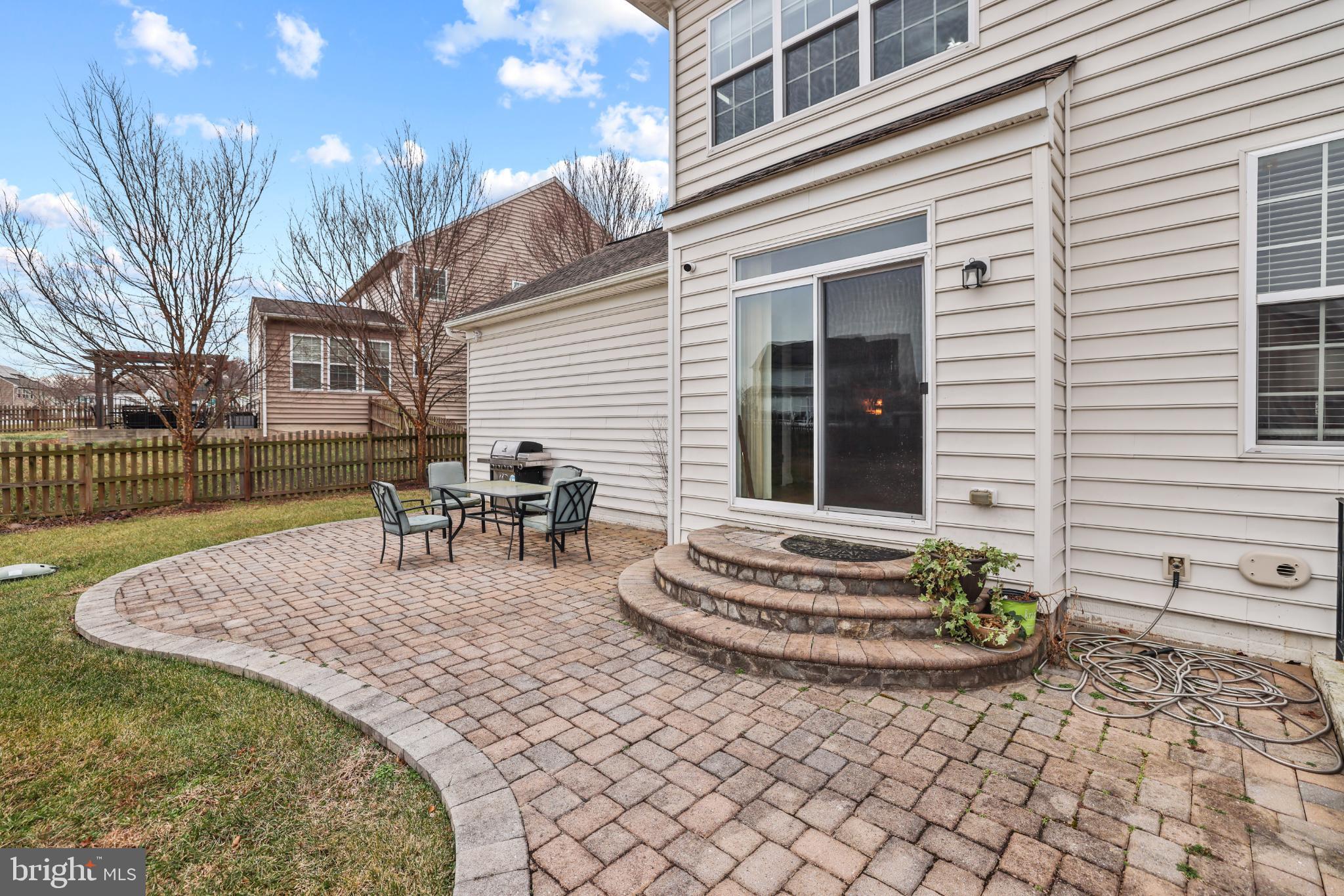 VILLAGE GREEN - Residential