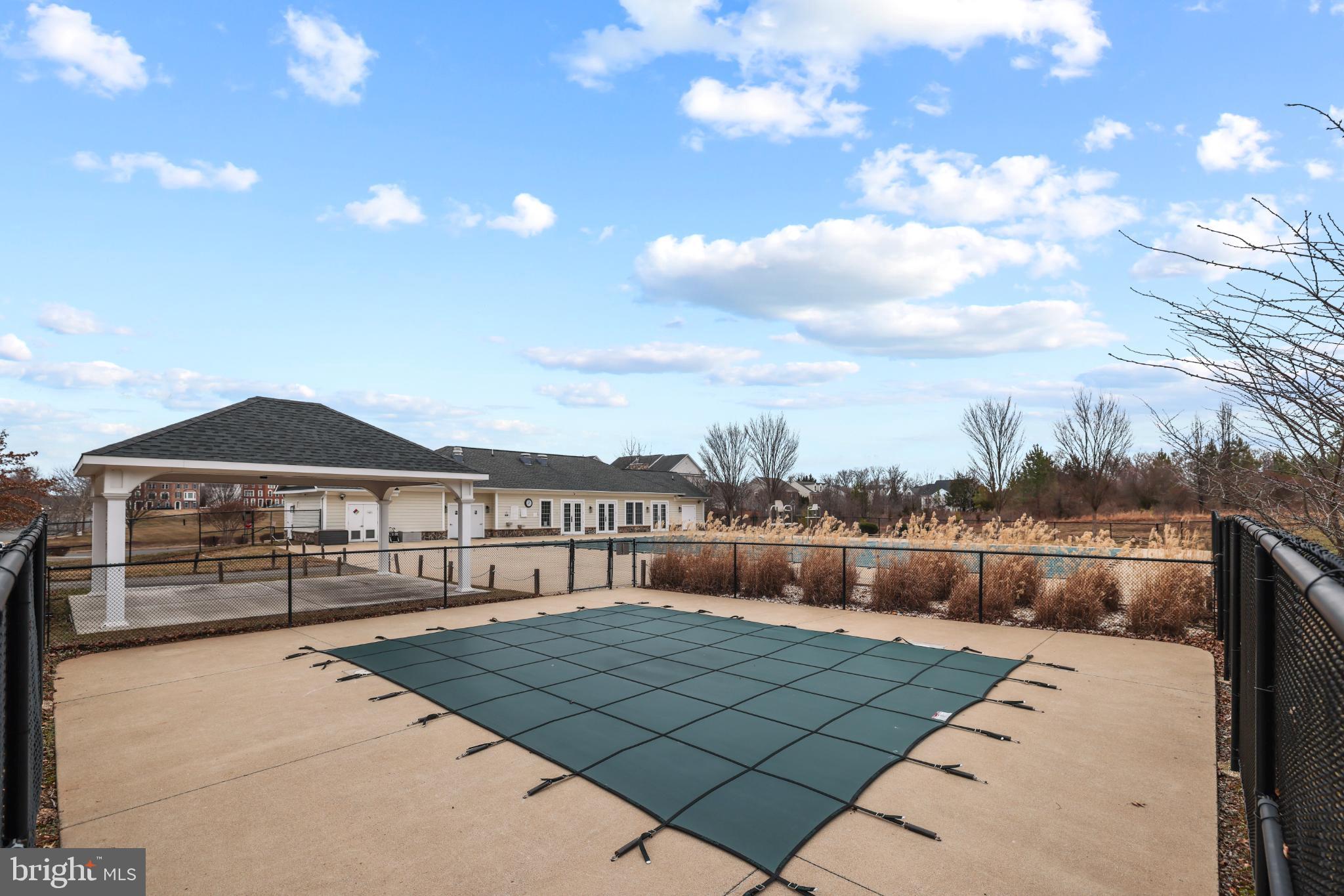 VILLAGE GREEN - Residential