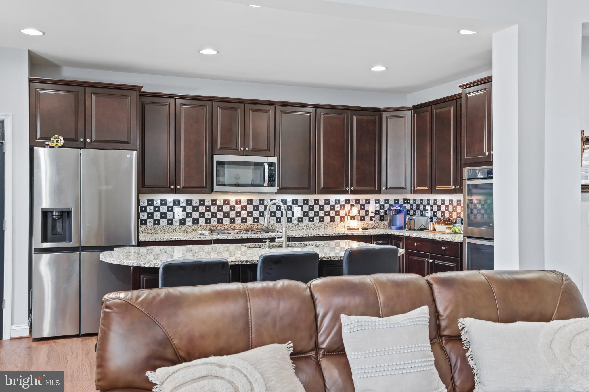 VILLAGE GREEN - Residential