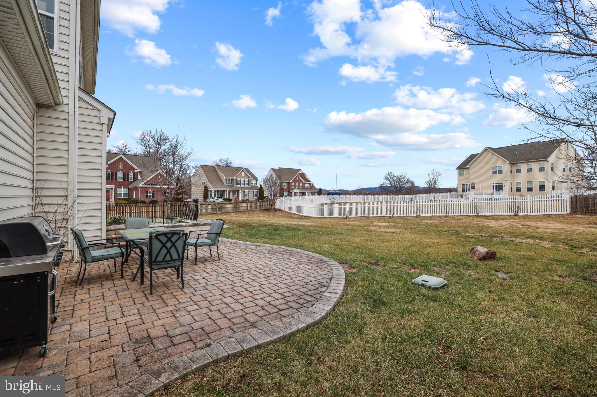 VILLAGE GREEN - Residential