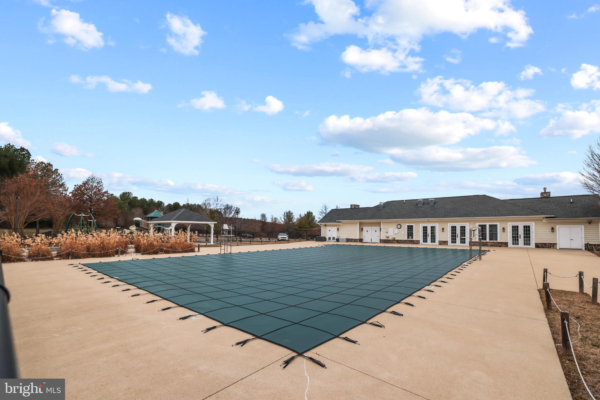 VILLAGE GREEN - Residential