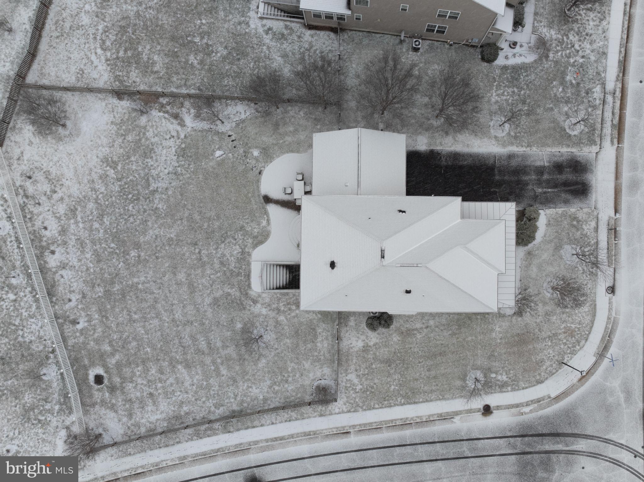 VILLAGE GREEN - Residential