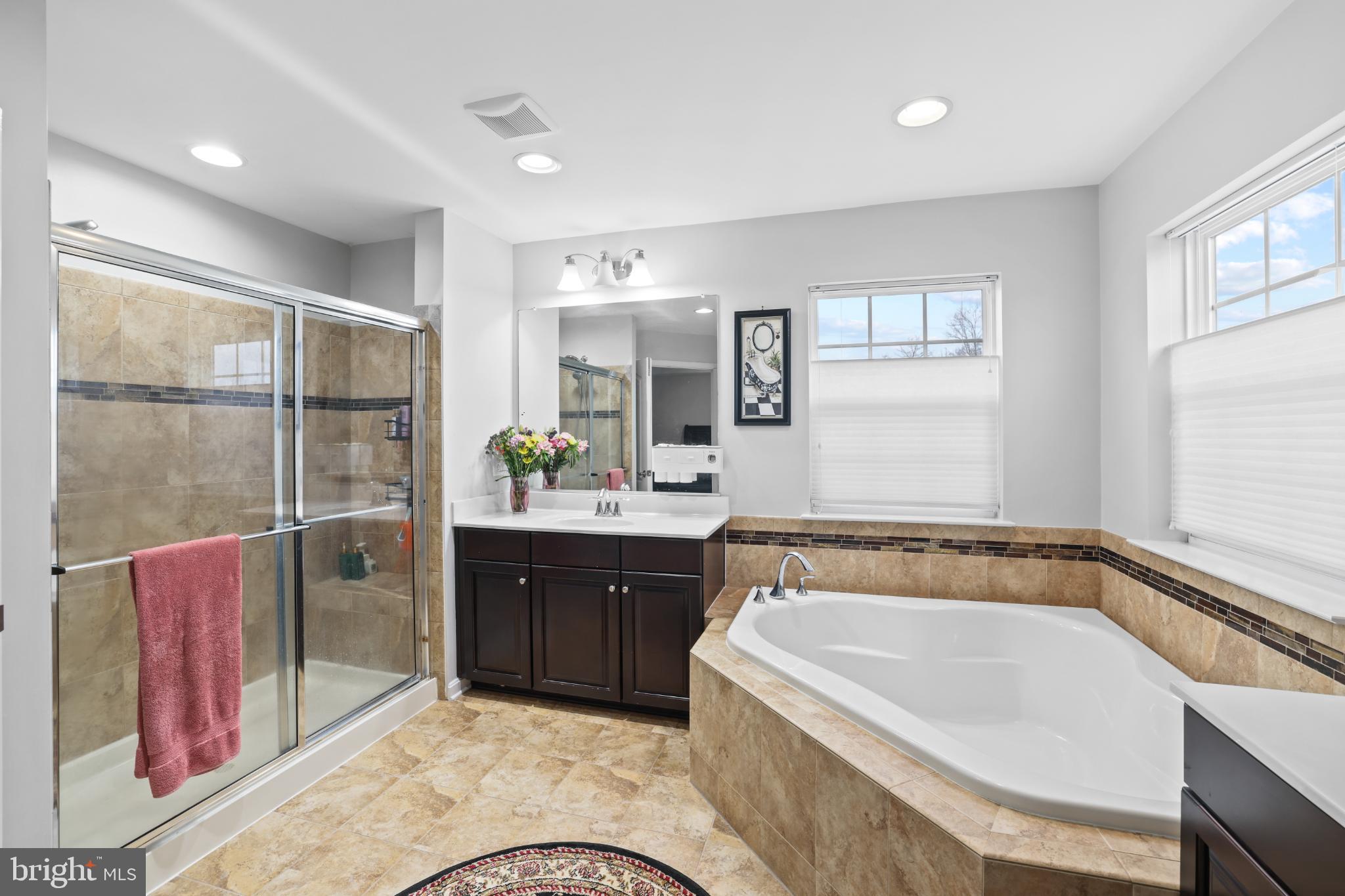 VILLAGE GREEN - Residential