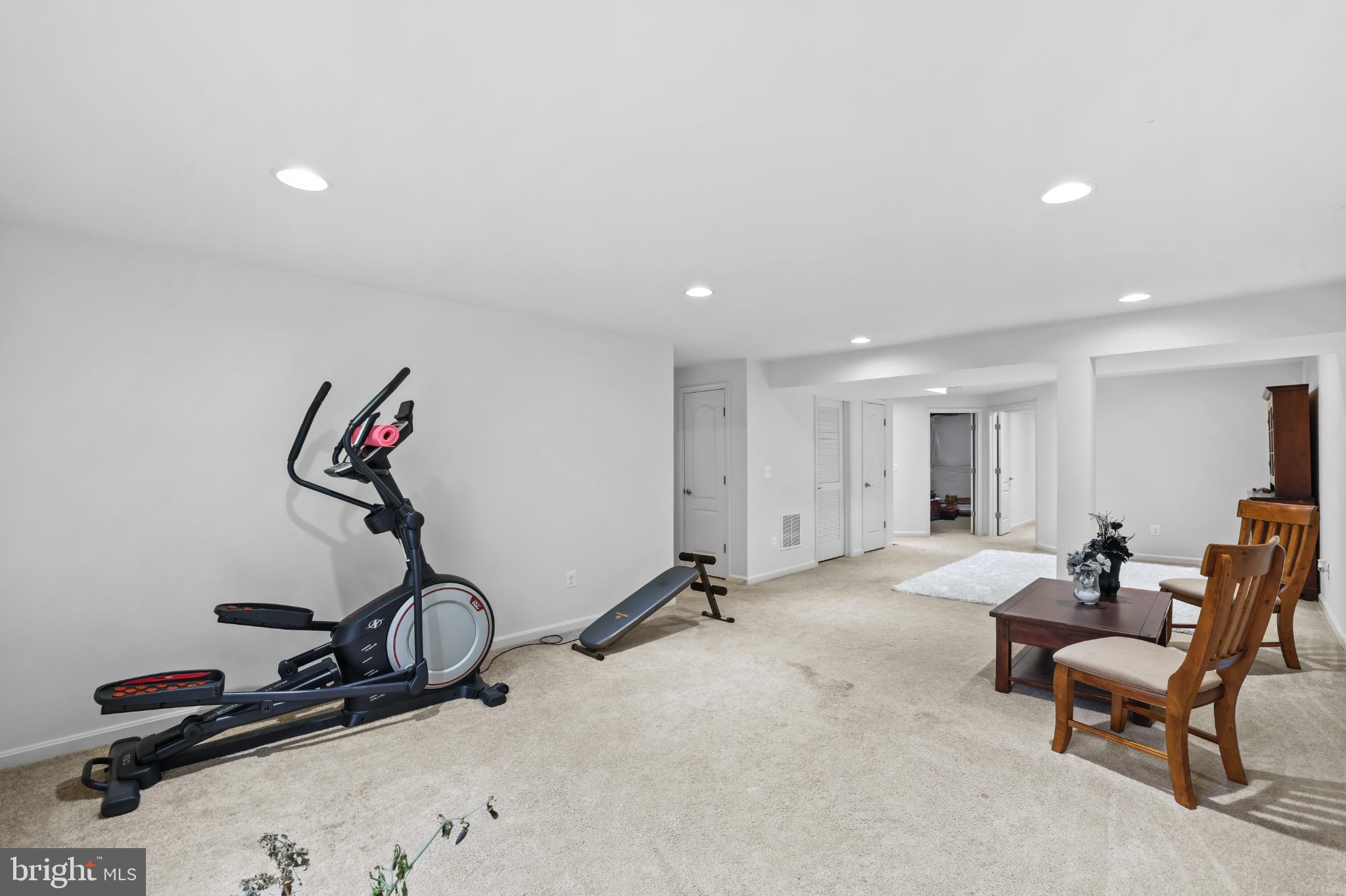 VILLAGE GREEN - Residential