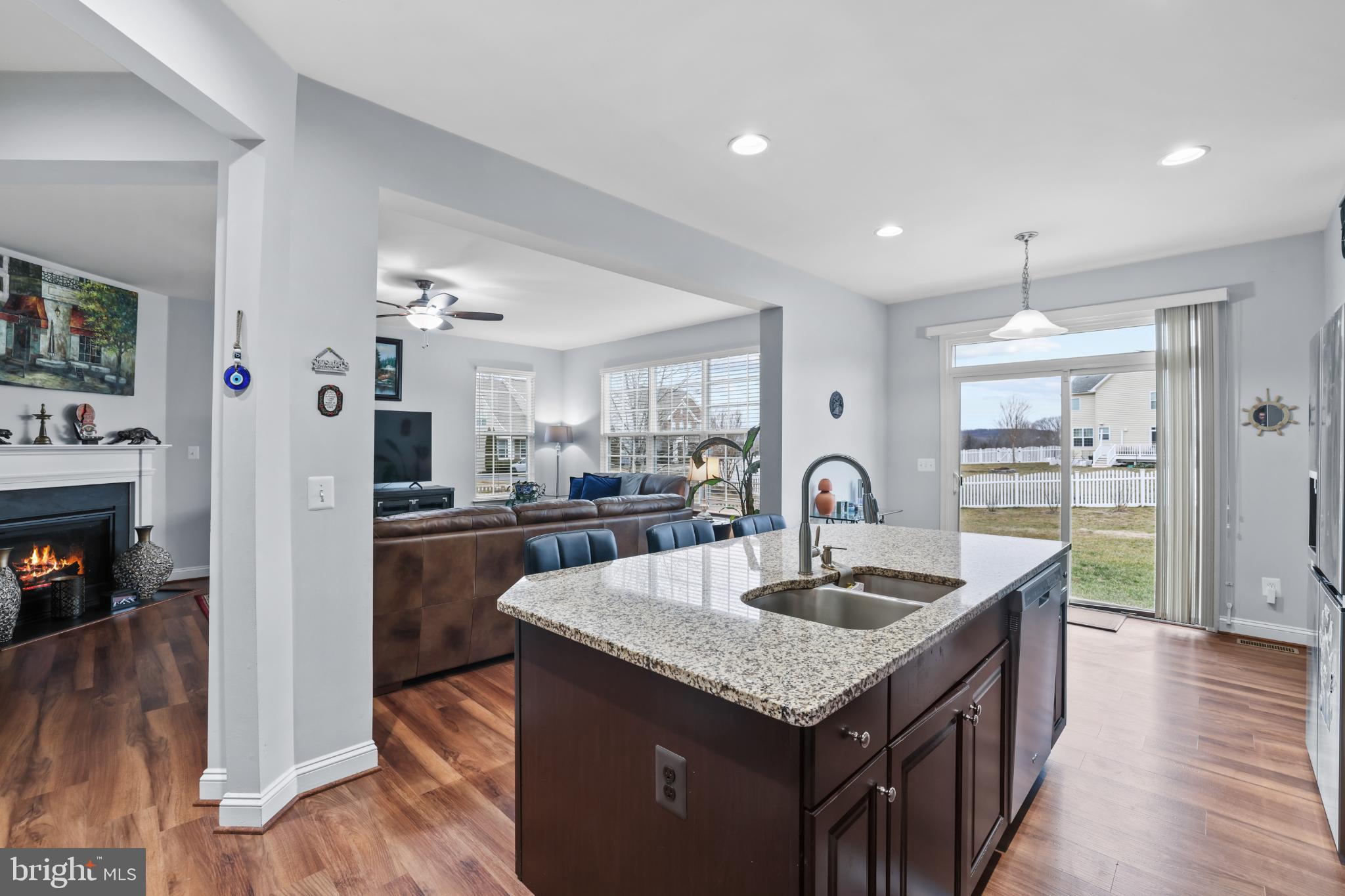 VILLAGE GREEN - Residential