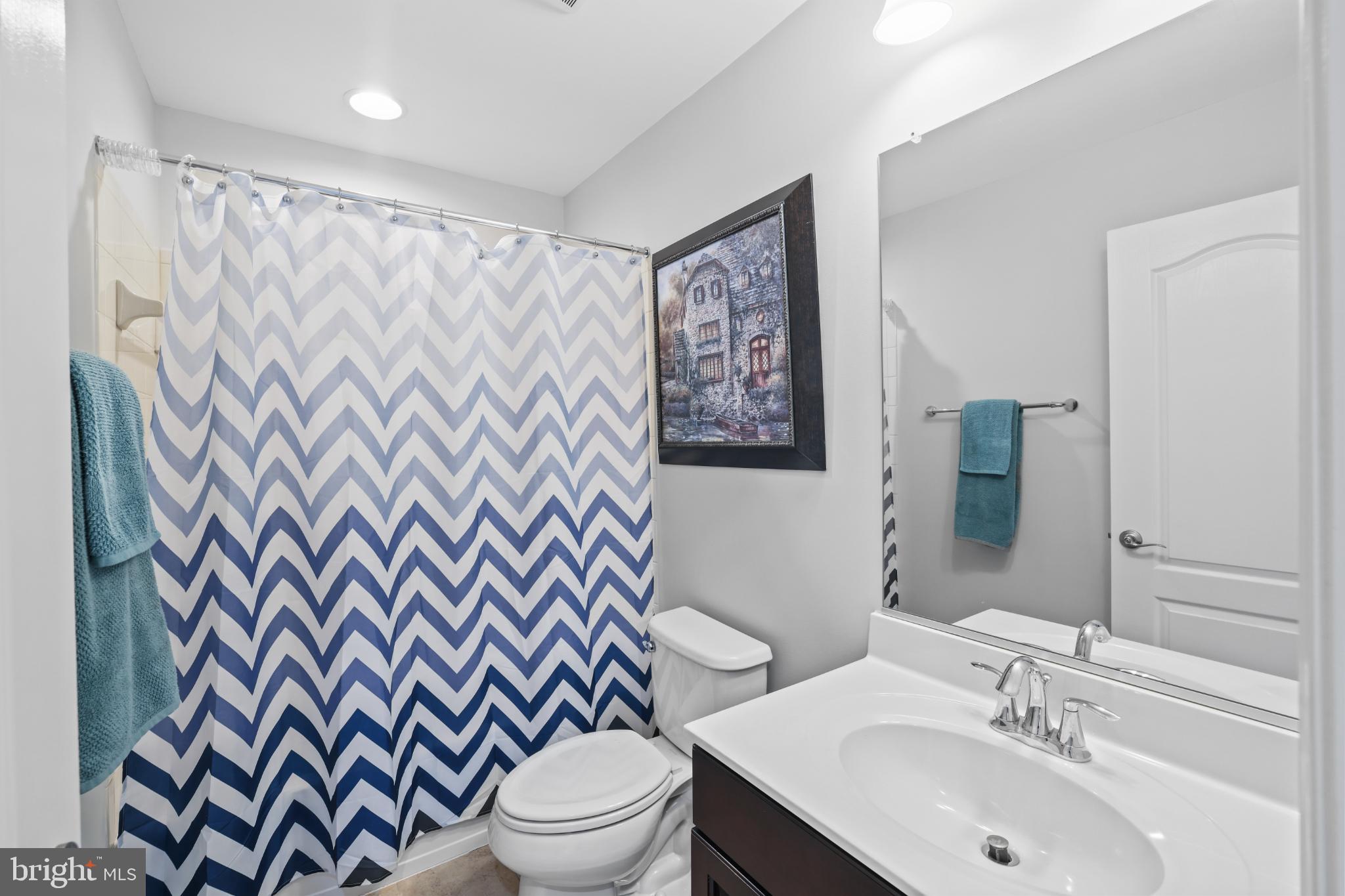 VILLAGE GREEN - Residential