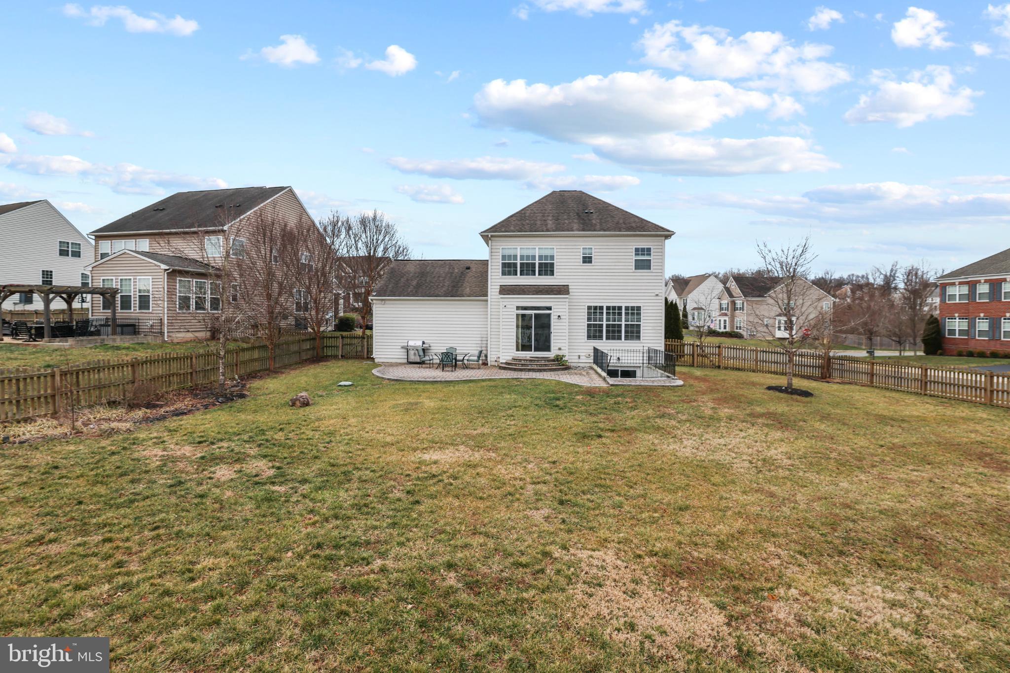 VILLAGE GREEN - Residential