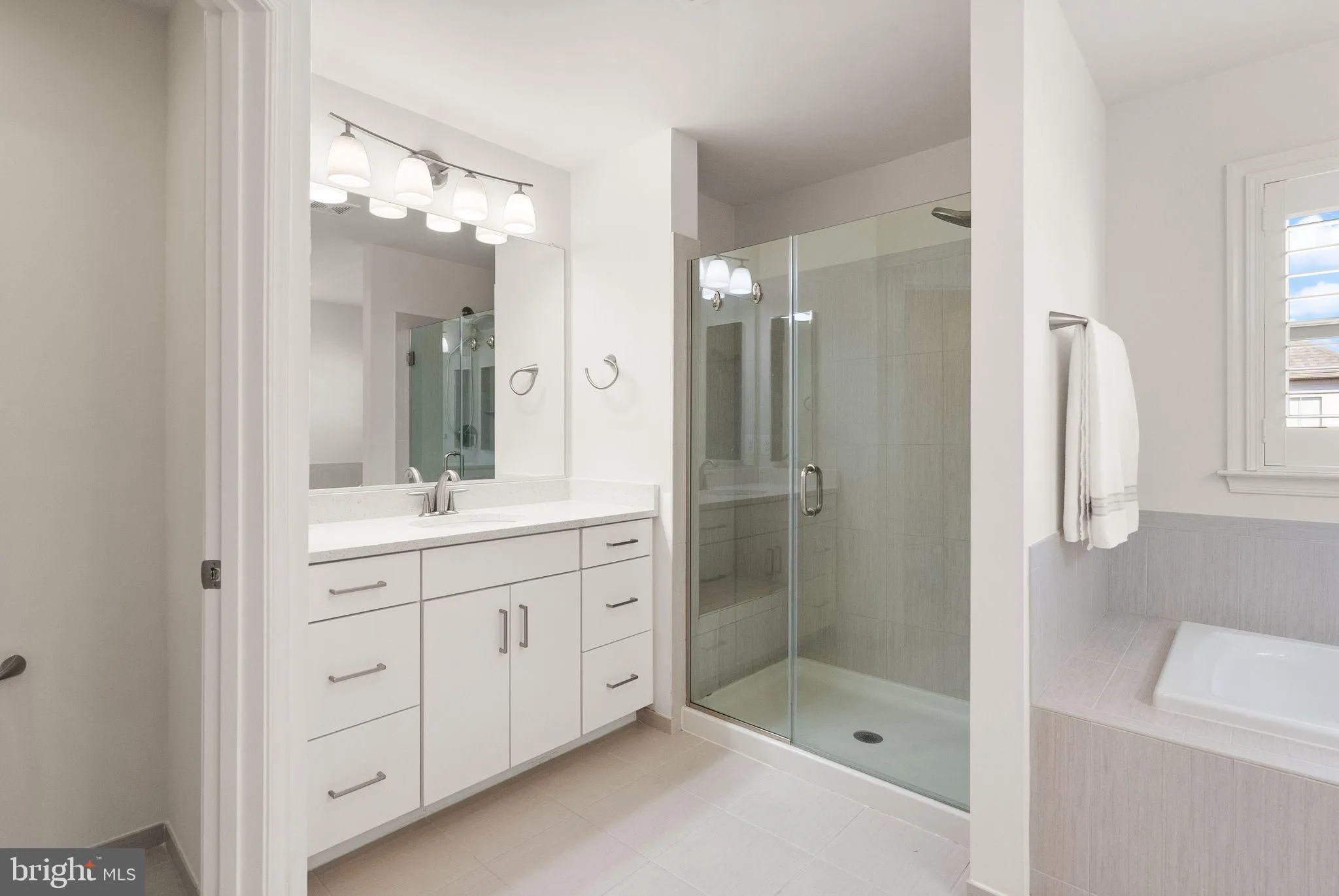 Chantilly, Virginia 20152, United States, 5 Bedrooms Bedrooms, ,5 BathroomsBathrooms,Residential,Contingent,139