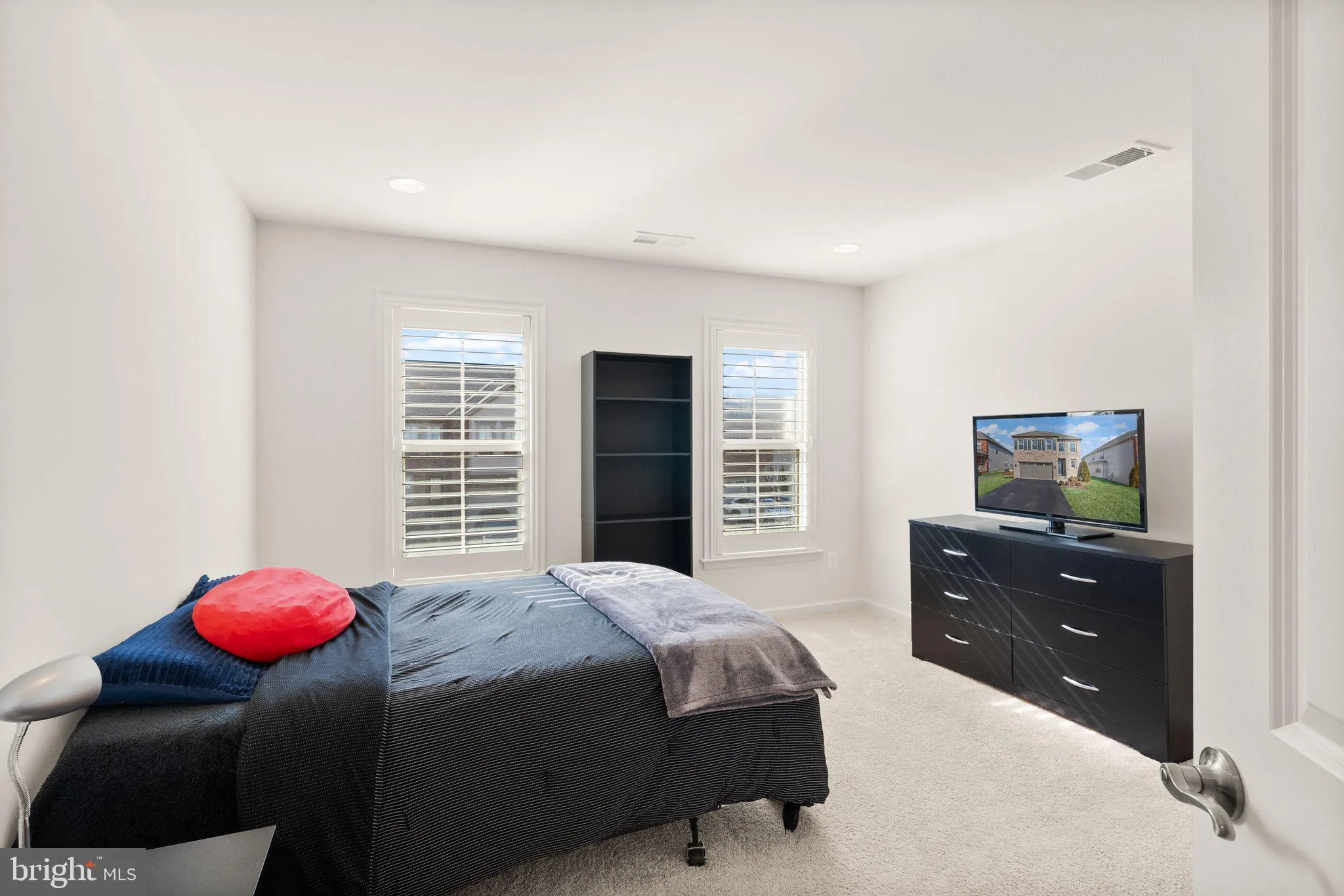 Chantilly, Virginia 20152, United States, 5 Bedrooms Bedrooms, ,5 BathroomsBathrooms,Residential,Contingent,139