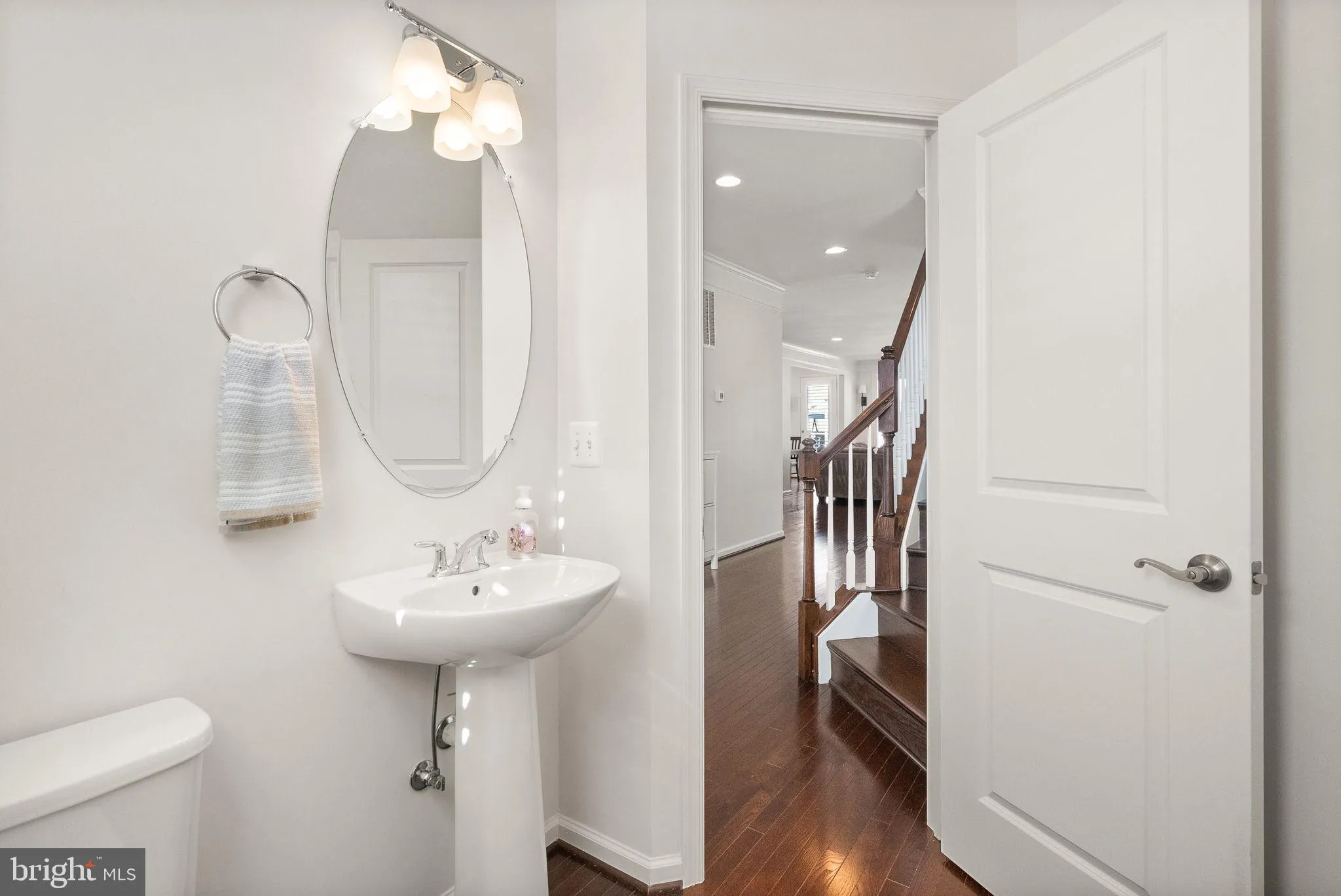 Chantilly, Virginia 20152, United States, 5 Bedrooms Bedrooms, ,5 BathroomsBathrooms,Residential,Contingent,139