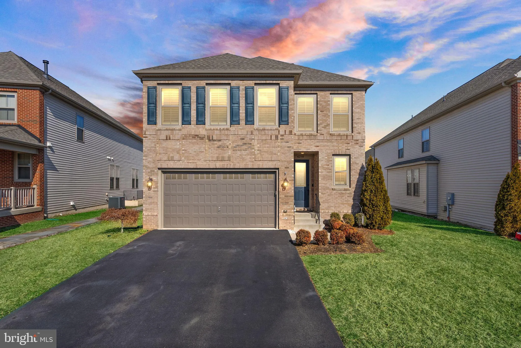 Chantilly, Virginia 20152, United States, 5 Bedrooms Bedrooms, ,5 BathroomsBathrooms,Residential,Contingent,139