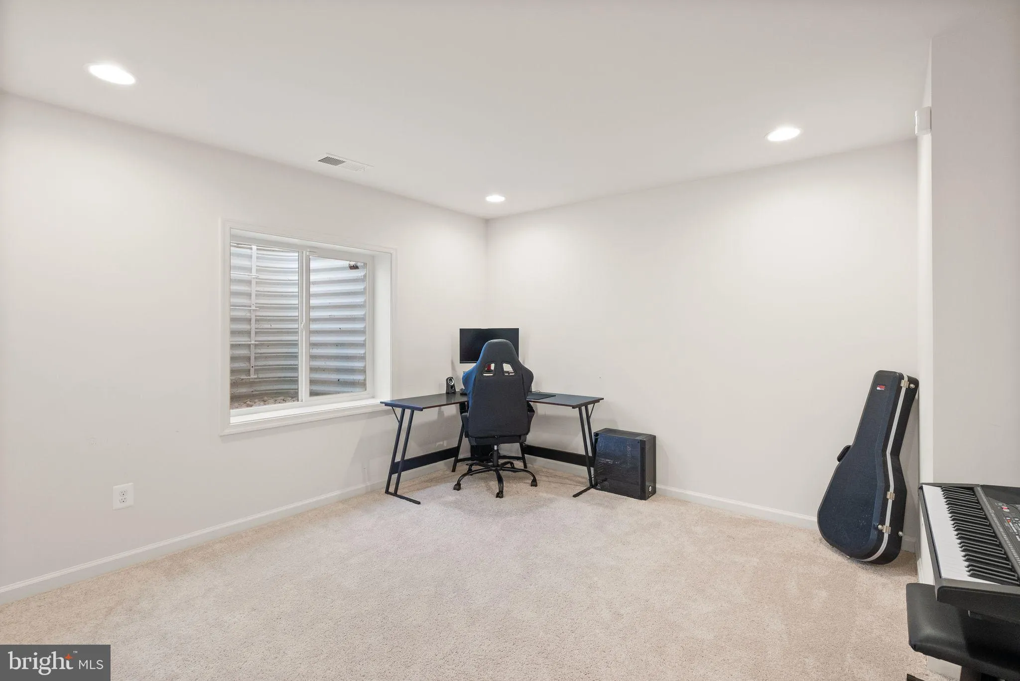 Chantilly, Virginia 20152, United States, 5 Bedrooms Bedrooms, ,5 BathroomsBathrooms,Residential,Contingent,139