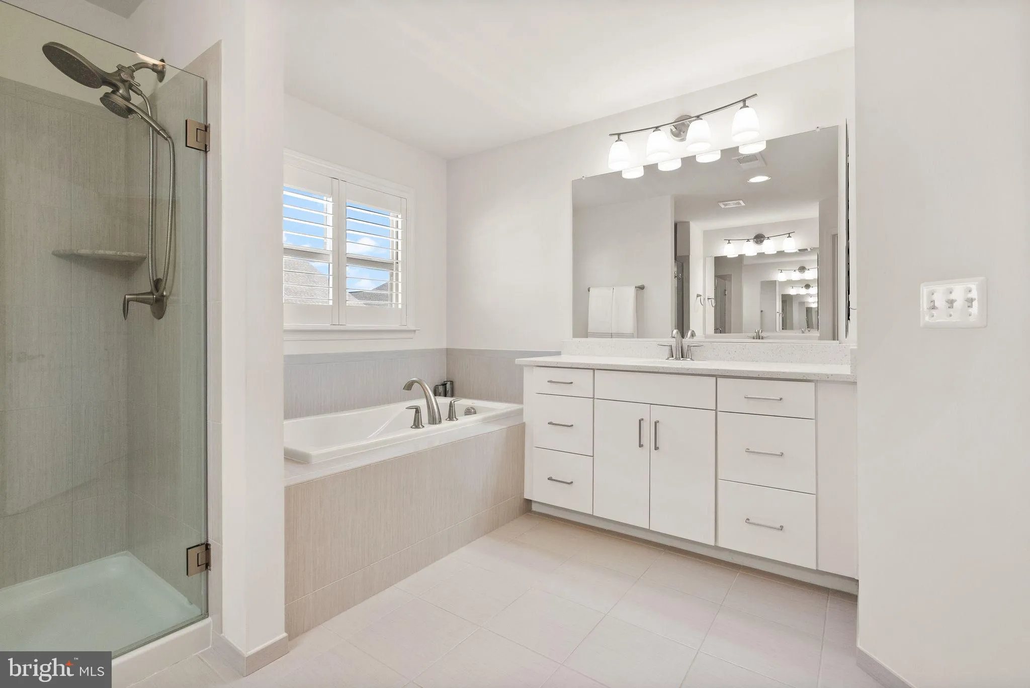 Chantilly, Virginia 20152, United States, 5 Bedrooms Bedrooms, ,5 BathroomsBathrooms,Residential,Contingent,139